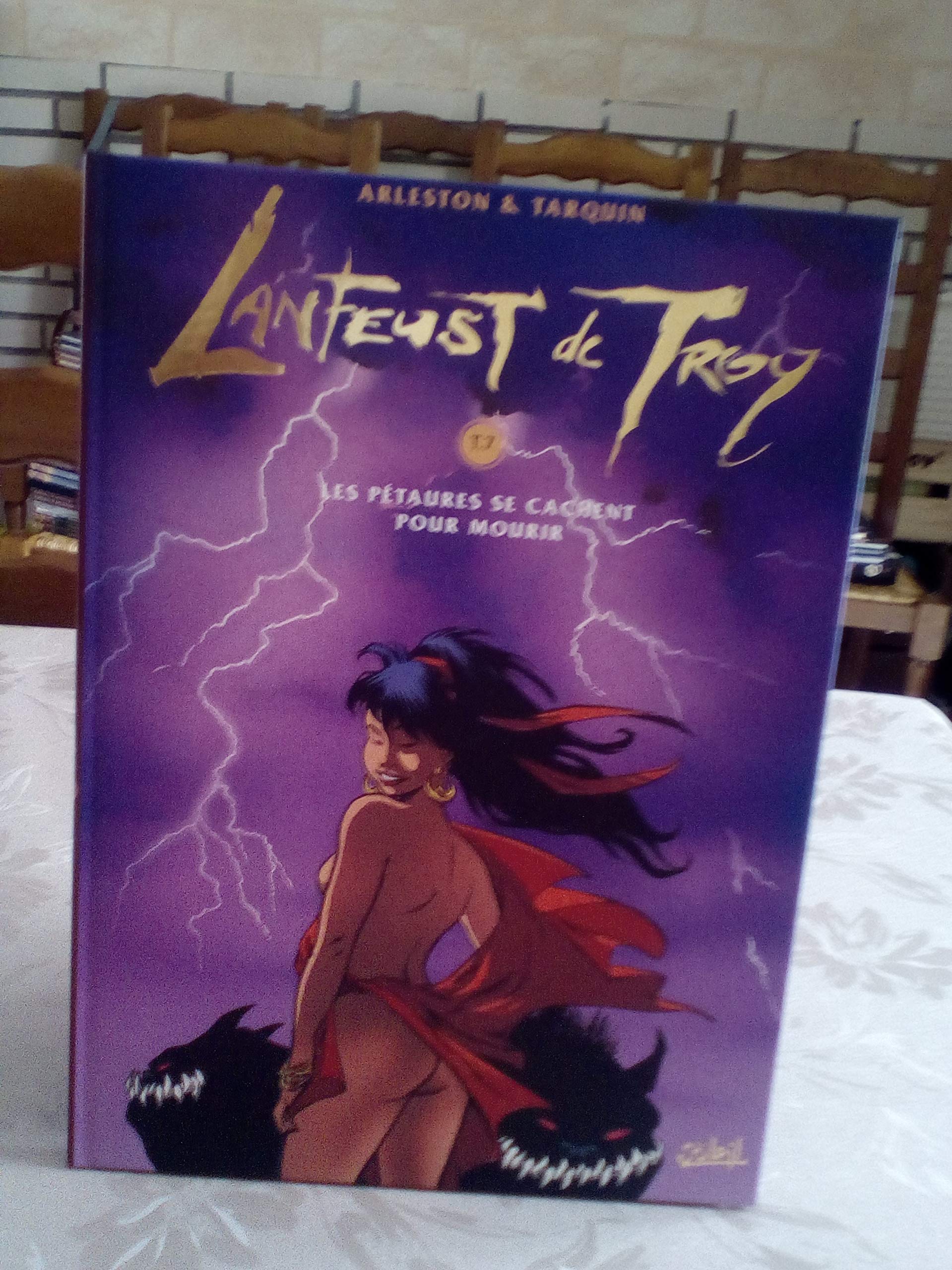 Les pétaures se cachent pour mourir La bête fabuleuse (Lanfeust de Troy) Books