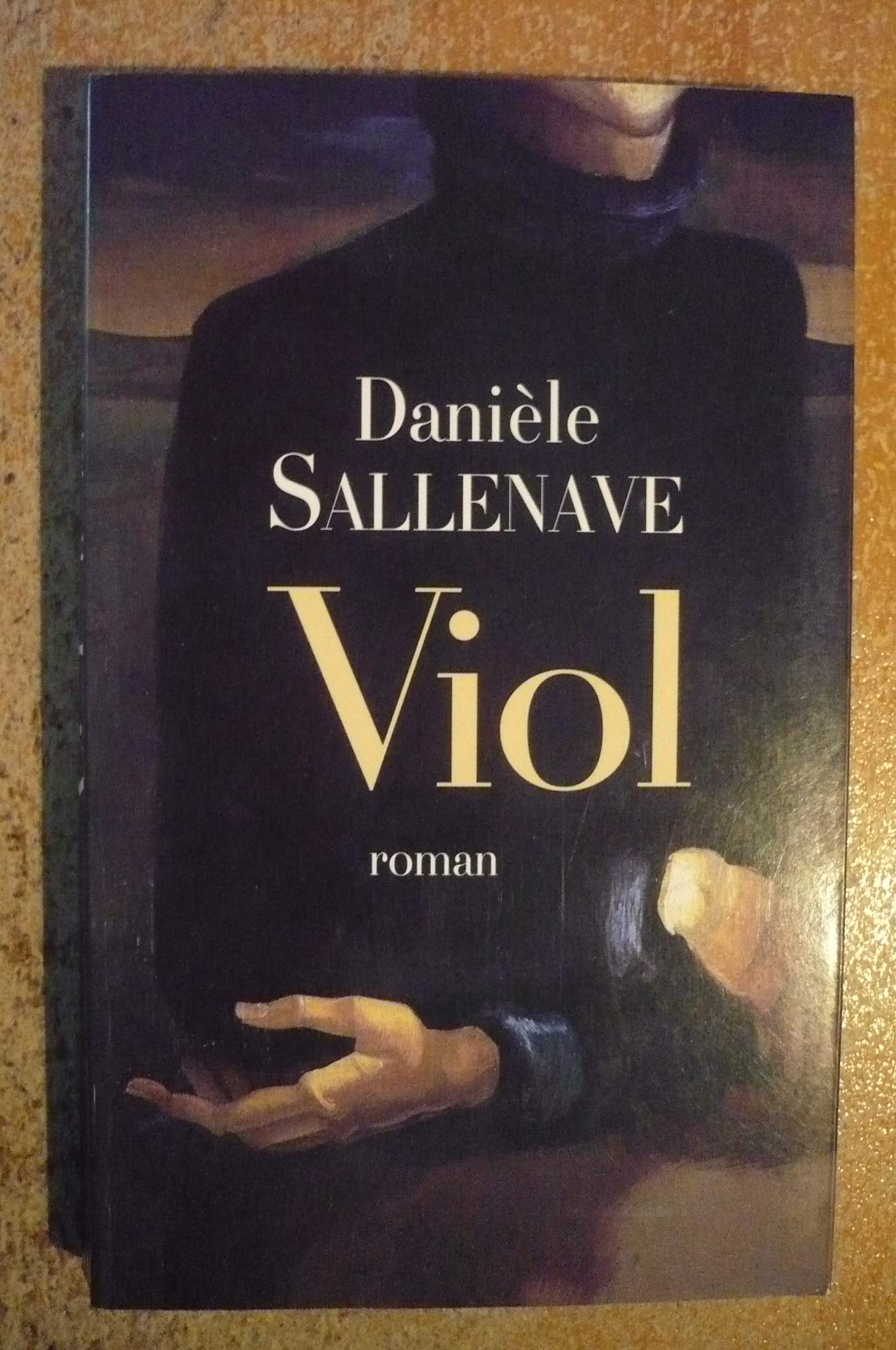 Viol : Six entretiens, quelques lettres et une conversation finale book
