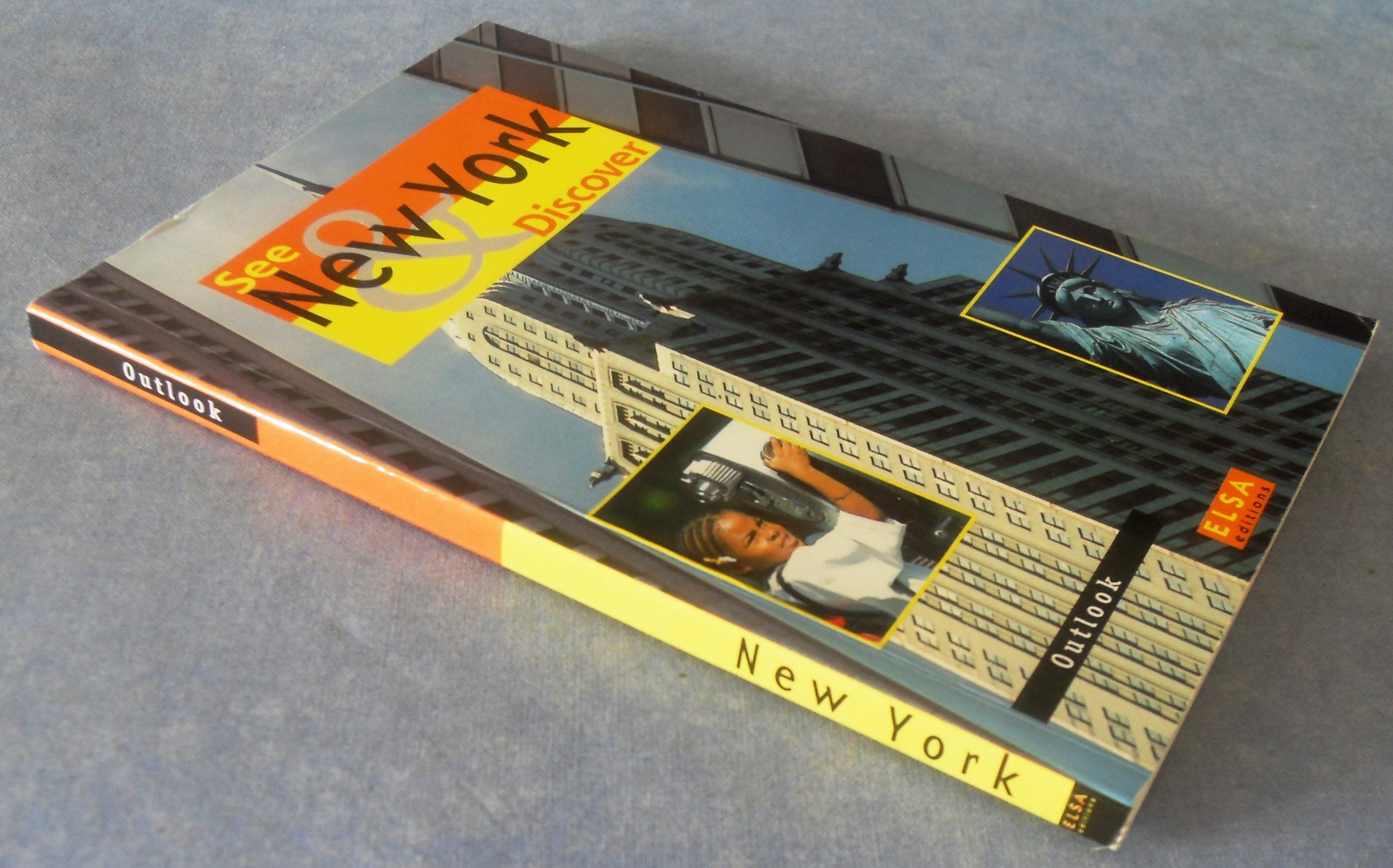 New York: Essential Pocket Travel Book book