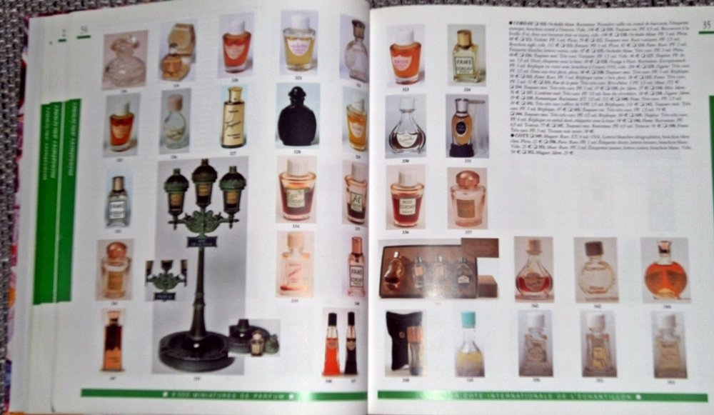 8000 Miniatures de parfum: La cote internationale de l'échantillon ancien, moderne et contemporain Books