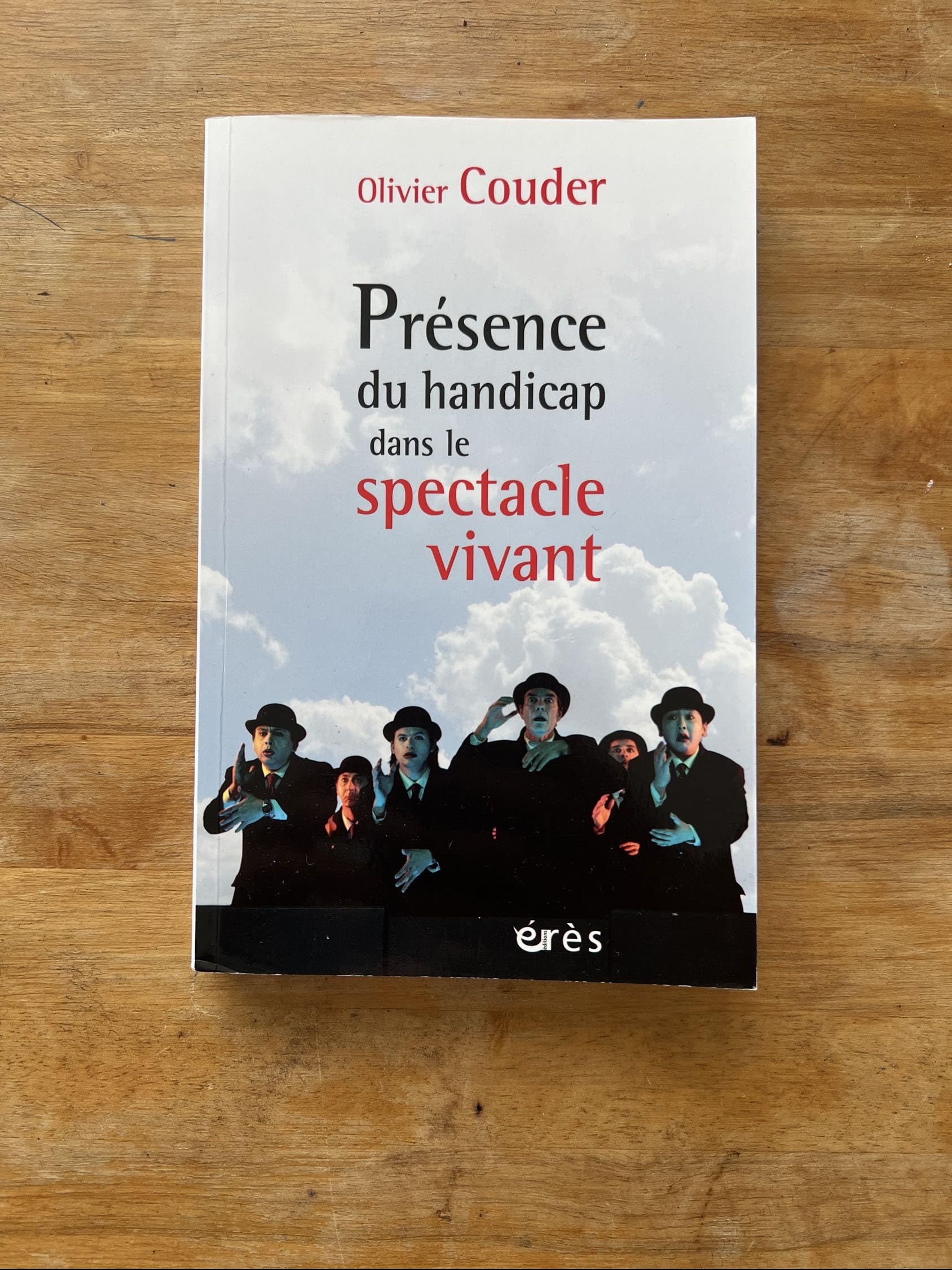 Présence du handicap dans le spectacle vivant: Le théâtre de cristal, aventure humaine et challenge artistique Books
