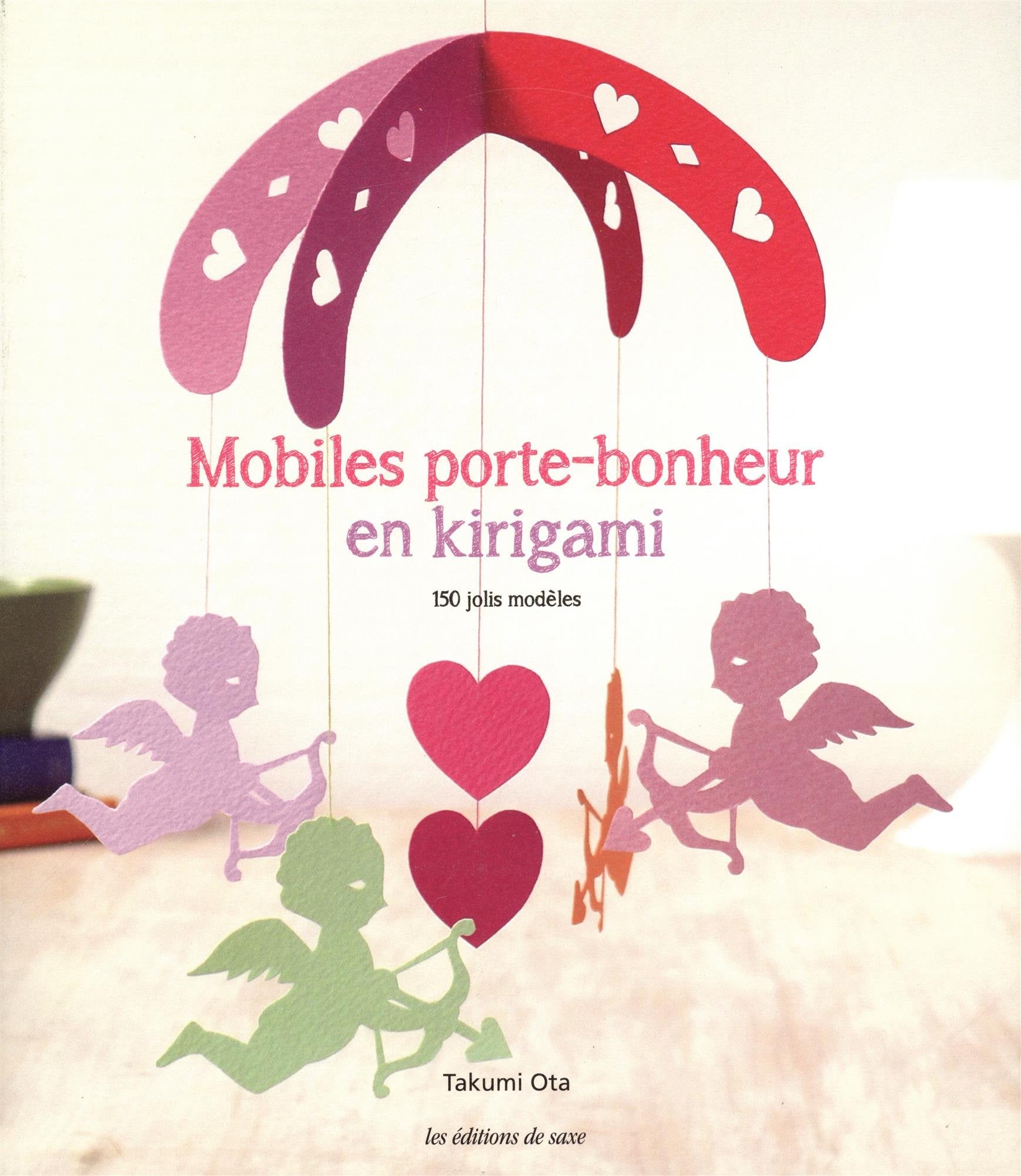 Mobiles porte-bonheur en kirigami book