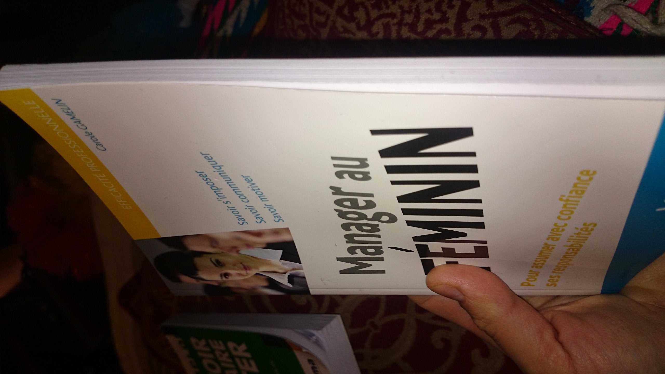Manager au féminin: Pour assumer avec confiance ses responsabilités book