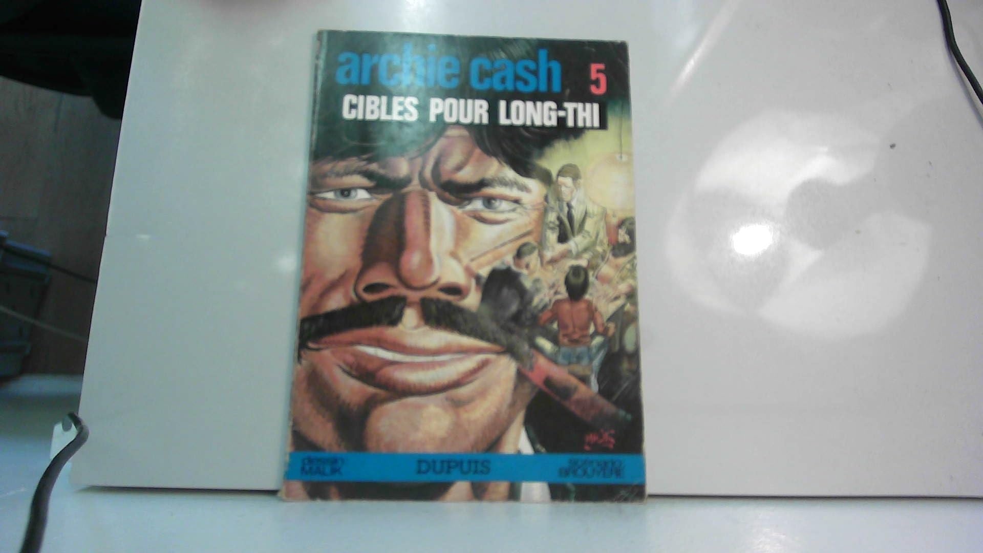 Cibles pour Long-Thi (Archie Cash...) book