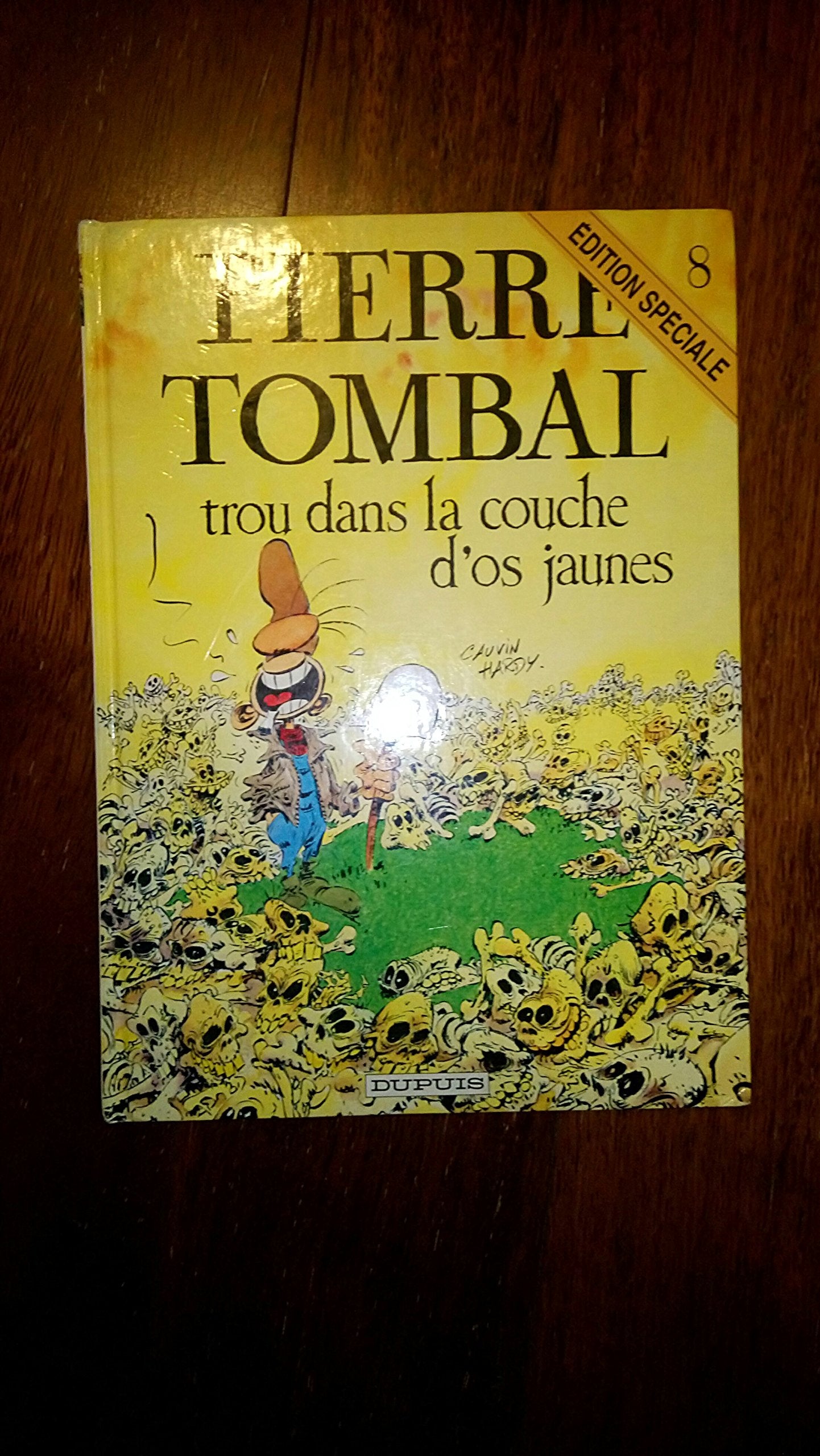 Pierre Tombal N°8 : Trou Dans Couche Os Jaunes Books