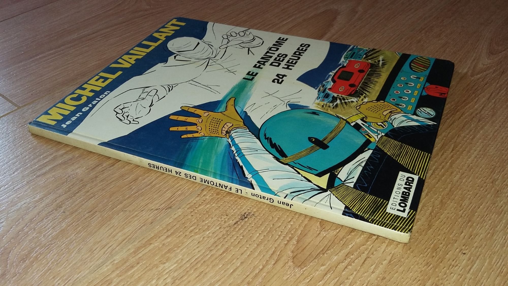 Michel Vaillant. Vol. 17. Le fantôme des 24 heures Books
