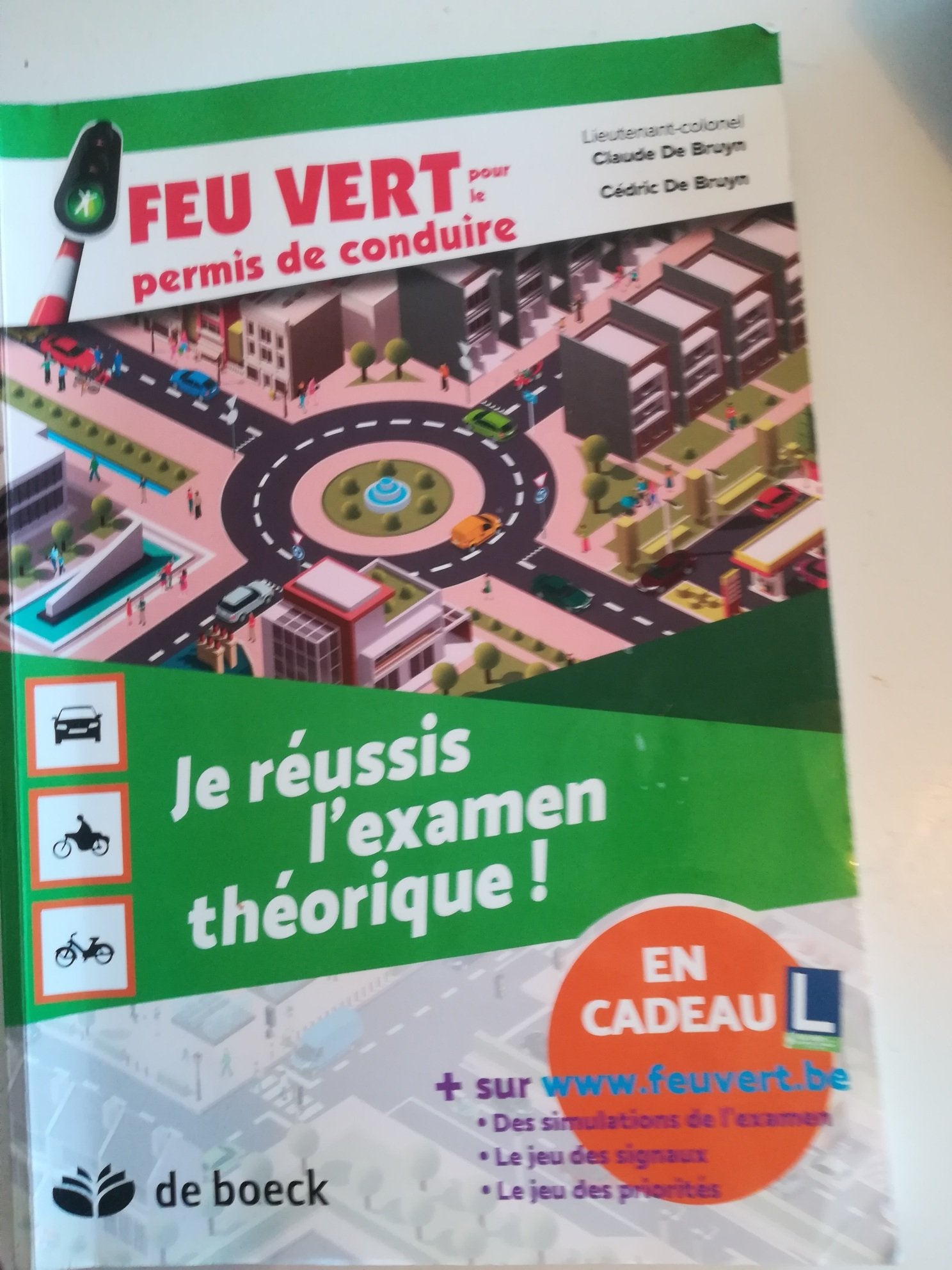 Feu vert pour le permis de conduire: + site web je réussis l'examen : auto/moto/cyclo book