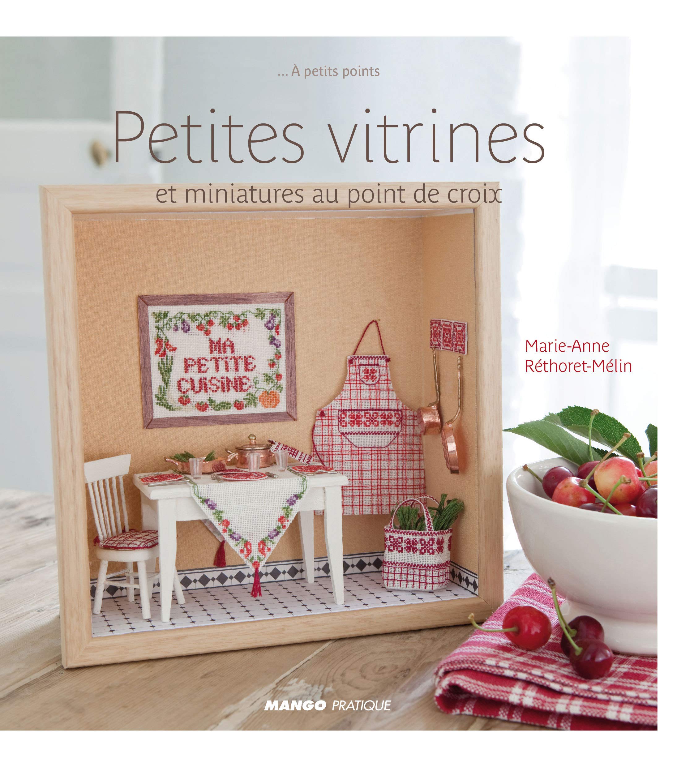 Petites vitrines et miniatures au point de croix Hobbies & Crafts