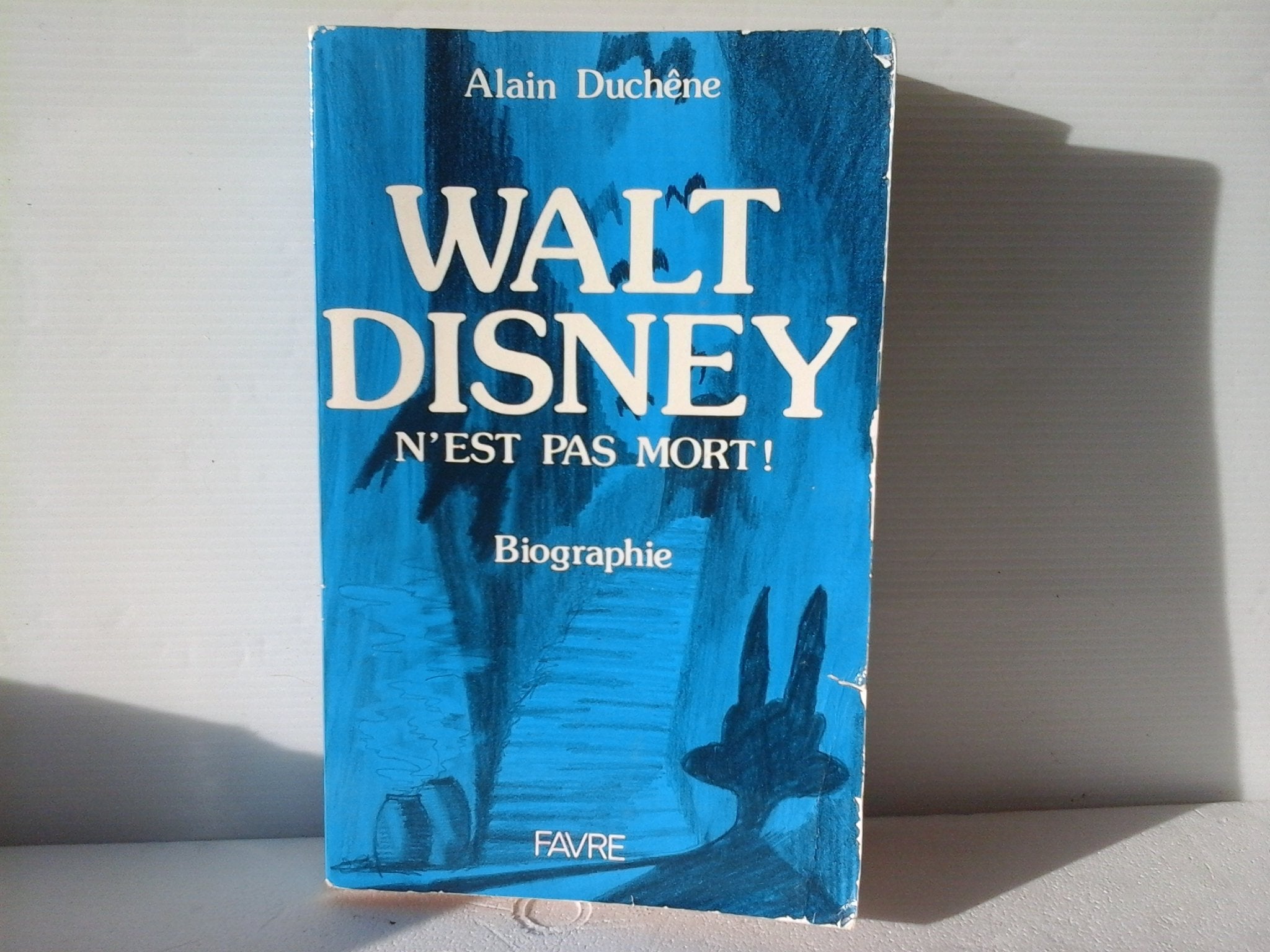 Walt Disney n'est pas mort !. Biographie book