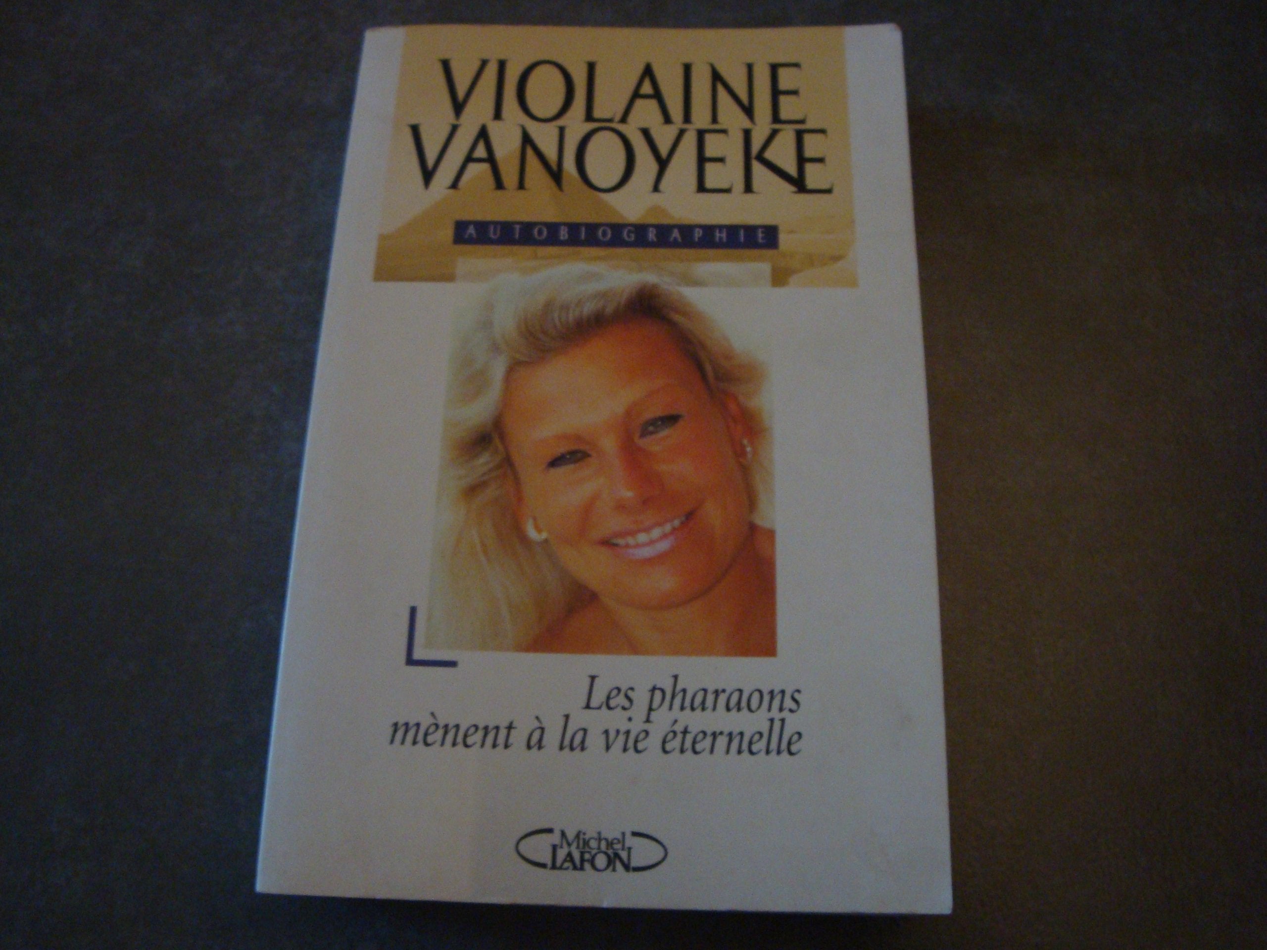 Les Pharaons Menent A La Vie Eternelle. Autobiographie book