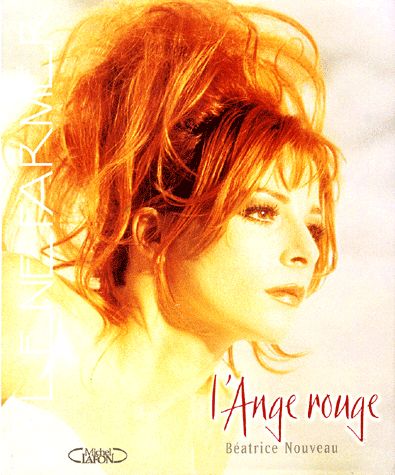 Mylène Farmer : l'ange rouge book