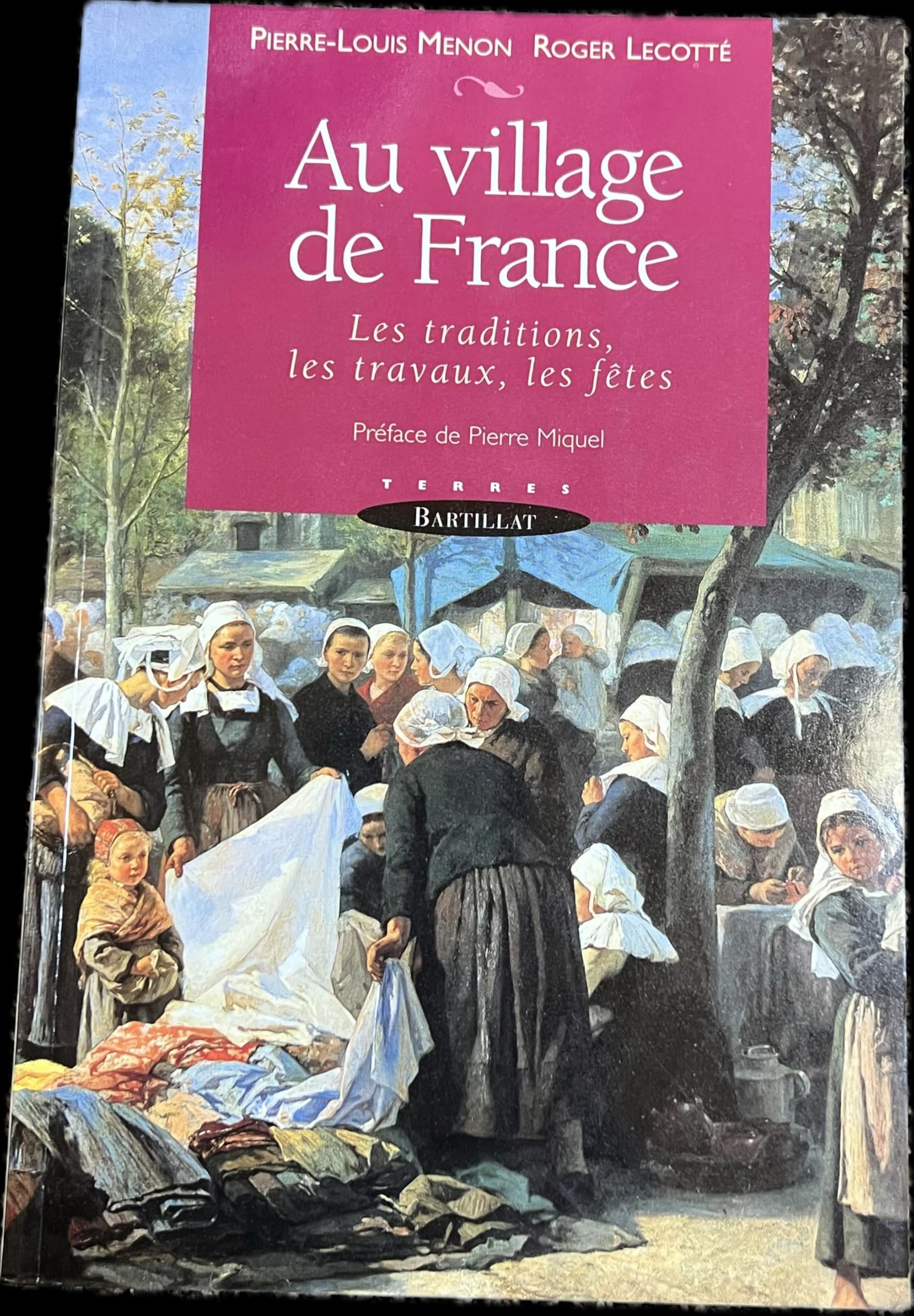 AU VILLAGE DE FRANCE Contemporary literature