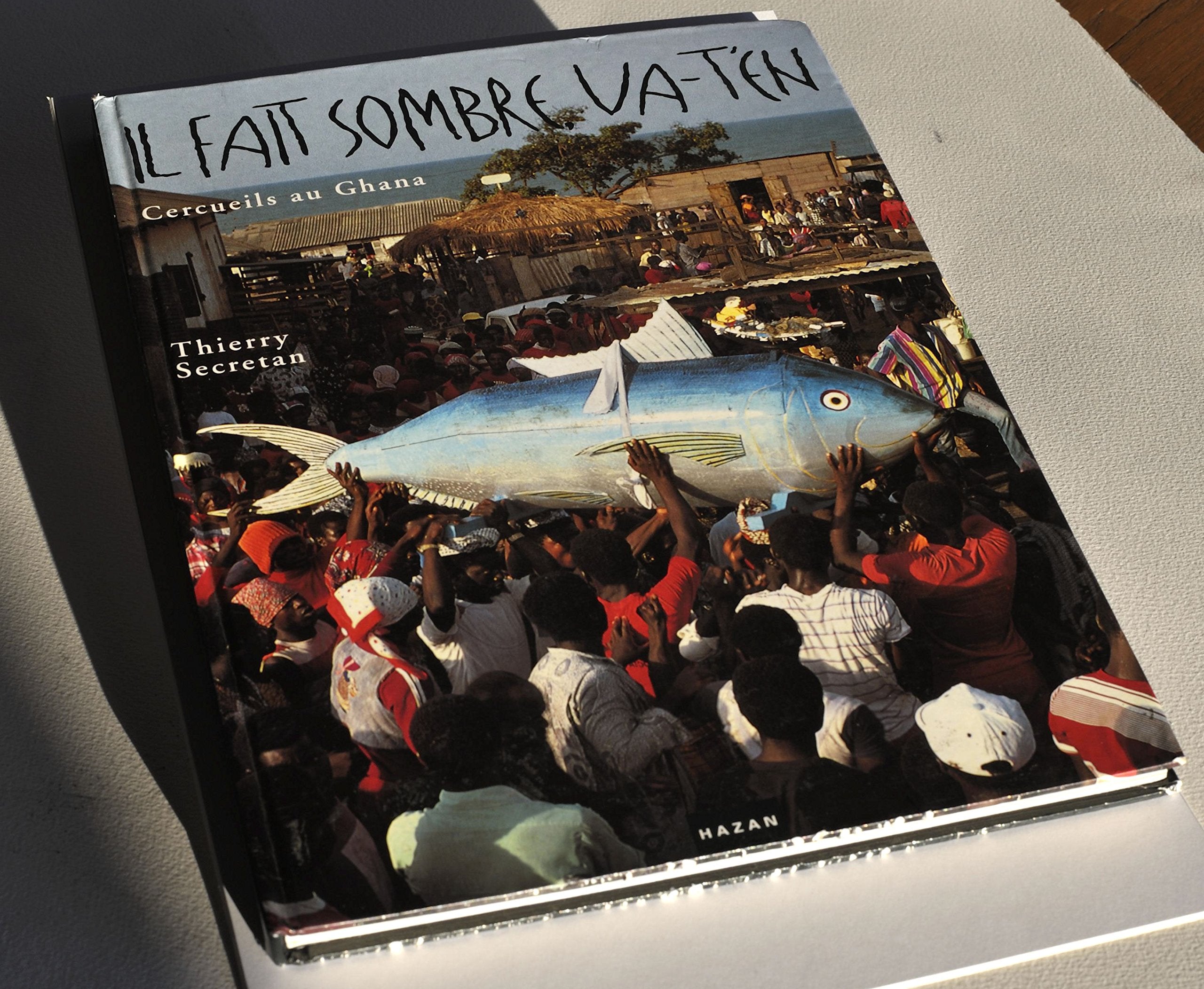"Il fait sombre, va-t'en": Cercueils au Ghana Books