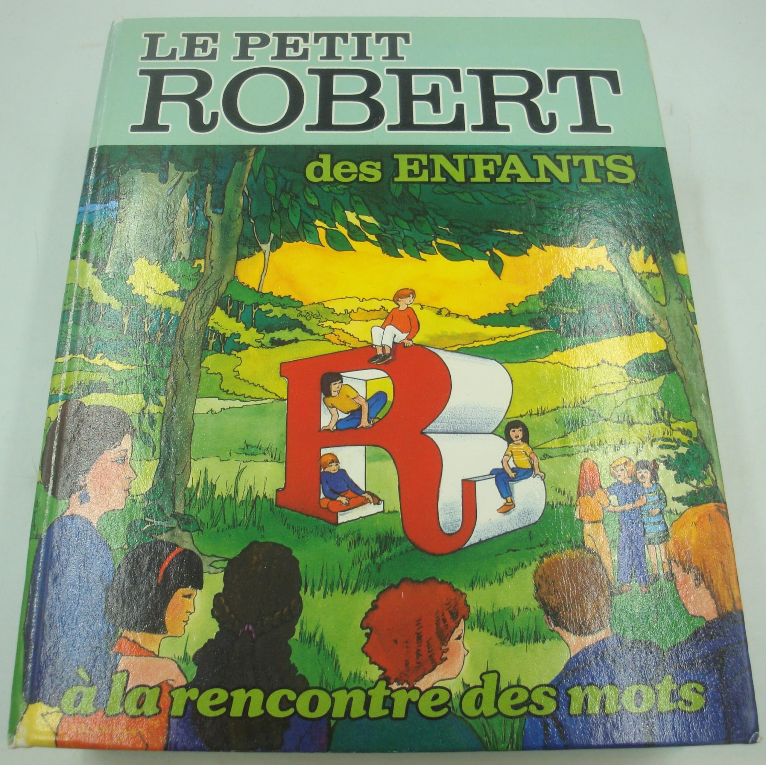 Le Petit Robert des enfants book