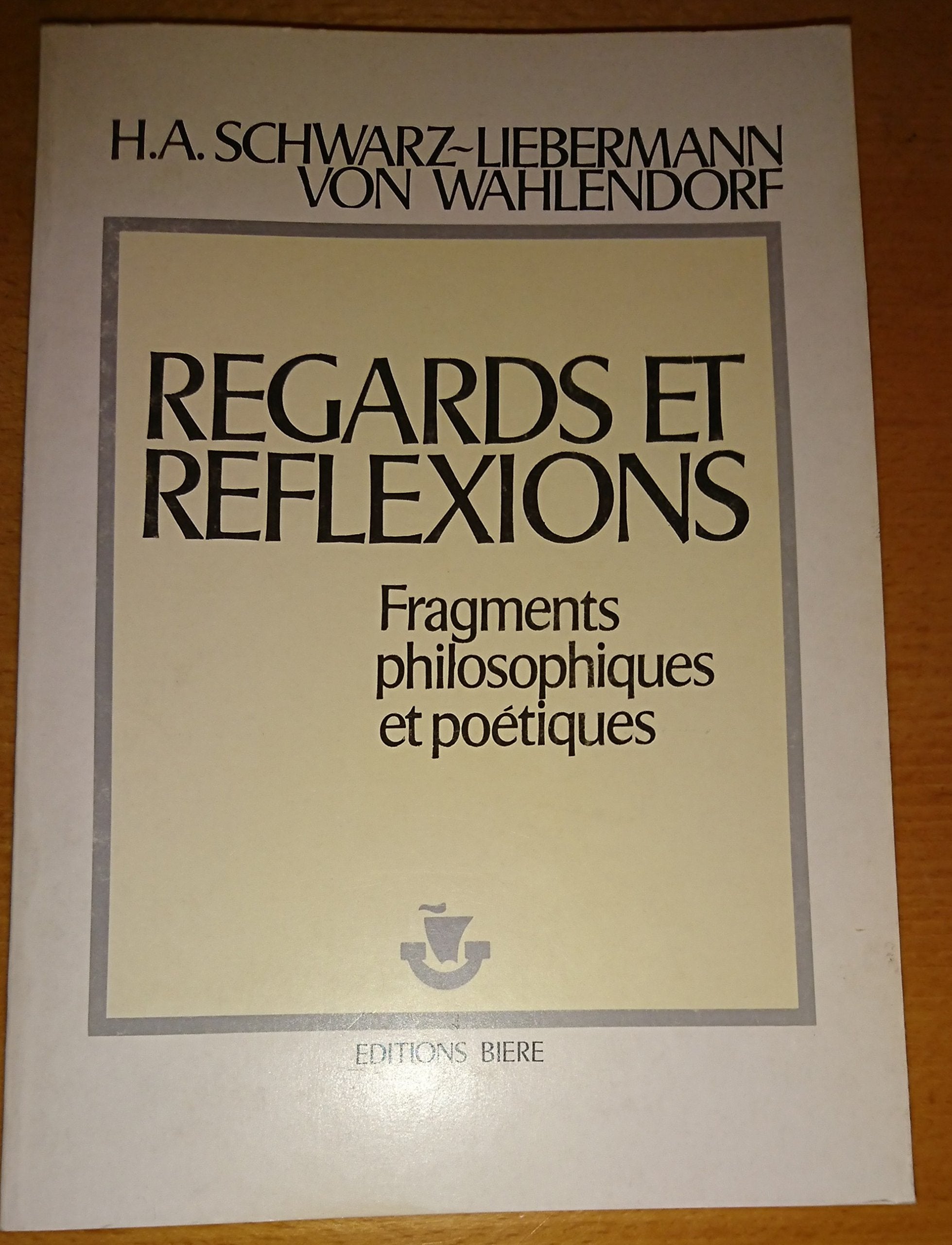 Regards et réflexions: Fragments philosophiques et poétiques book