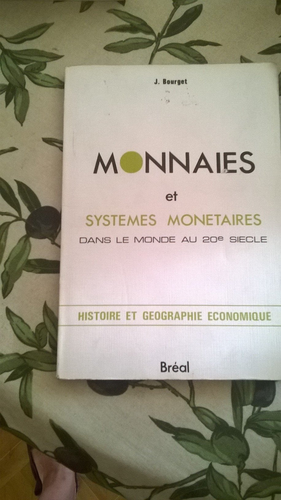 Monnaies et systèmes monétaires dans le monde au XXe siècle book