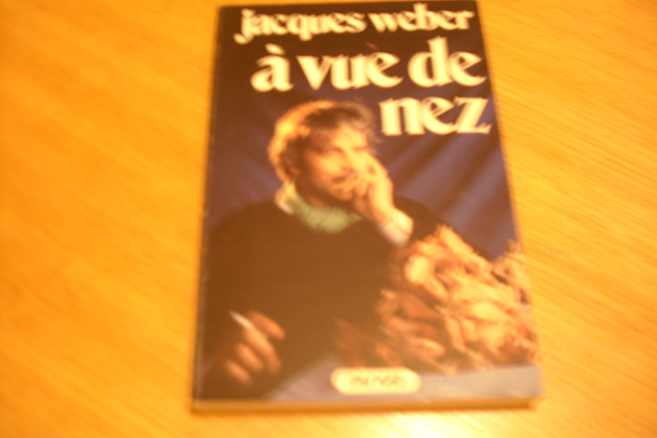 À vue de nez (Collection dirigée par Bettina Forest et Miska de Surany) book