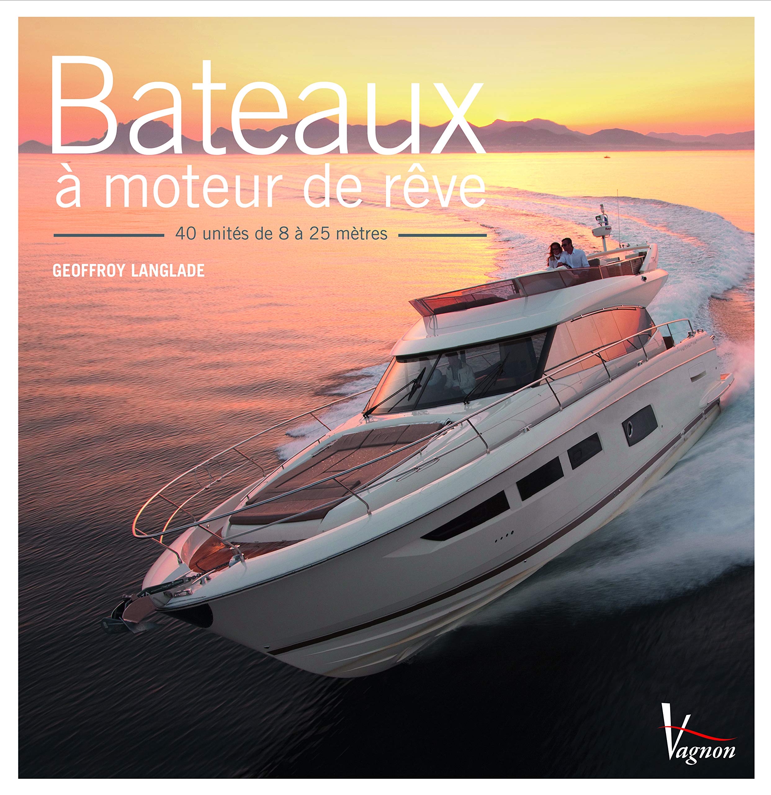 Bateaux à moteur: De 8 à 25 mètres Leisure, Home & Garden