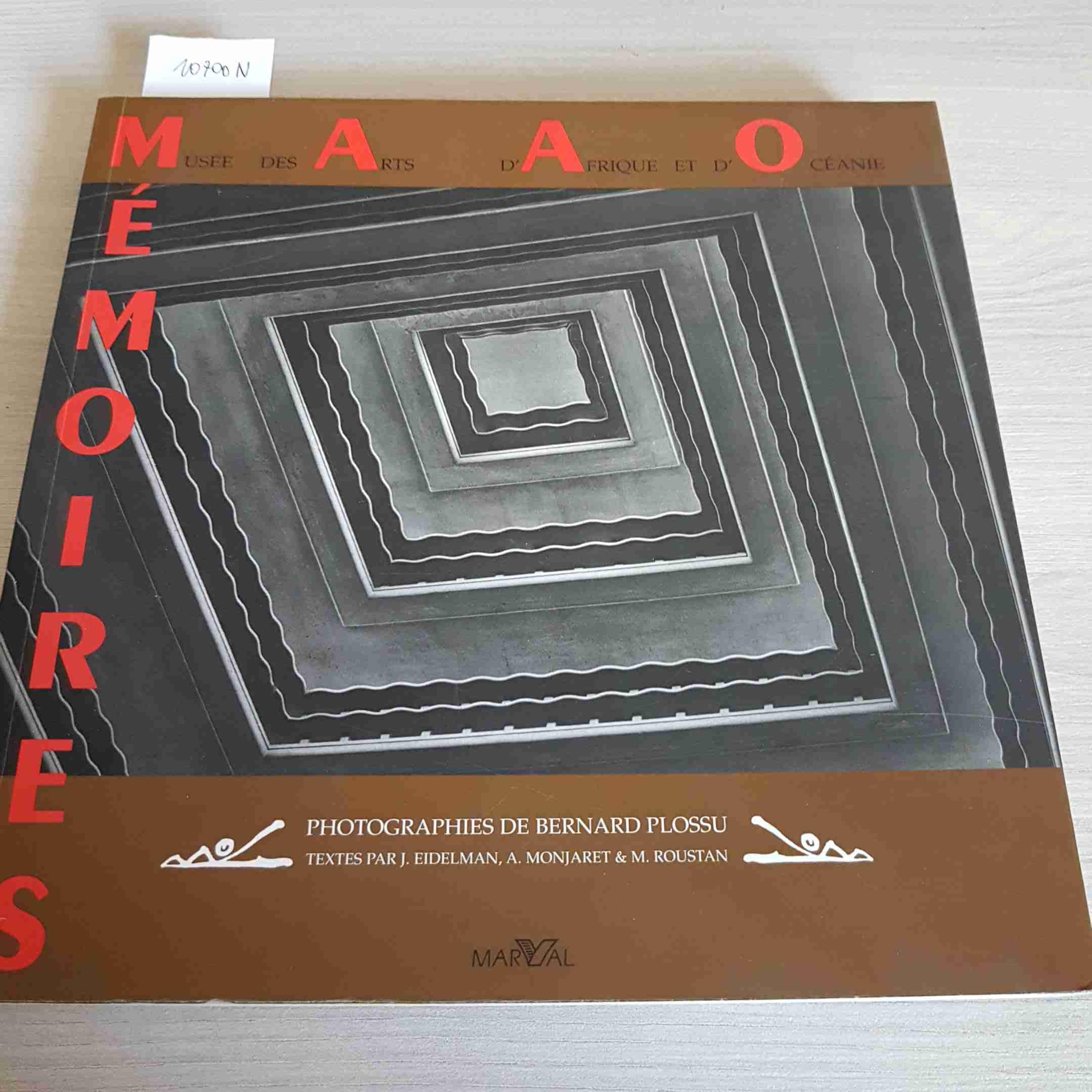 Musée des Arts d'Afrique et d'Océanie.: Mémoires Books