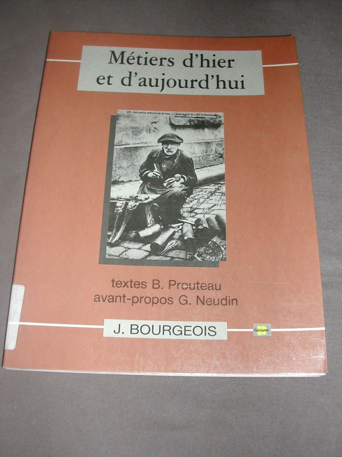 Métiers d'hier et d'aujourd'hui book