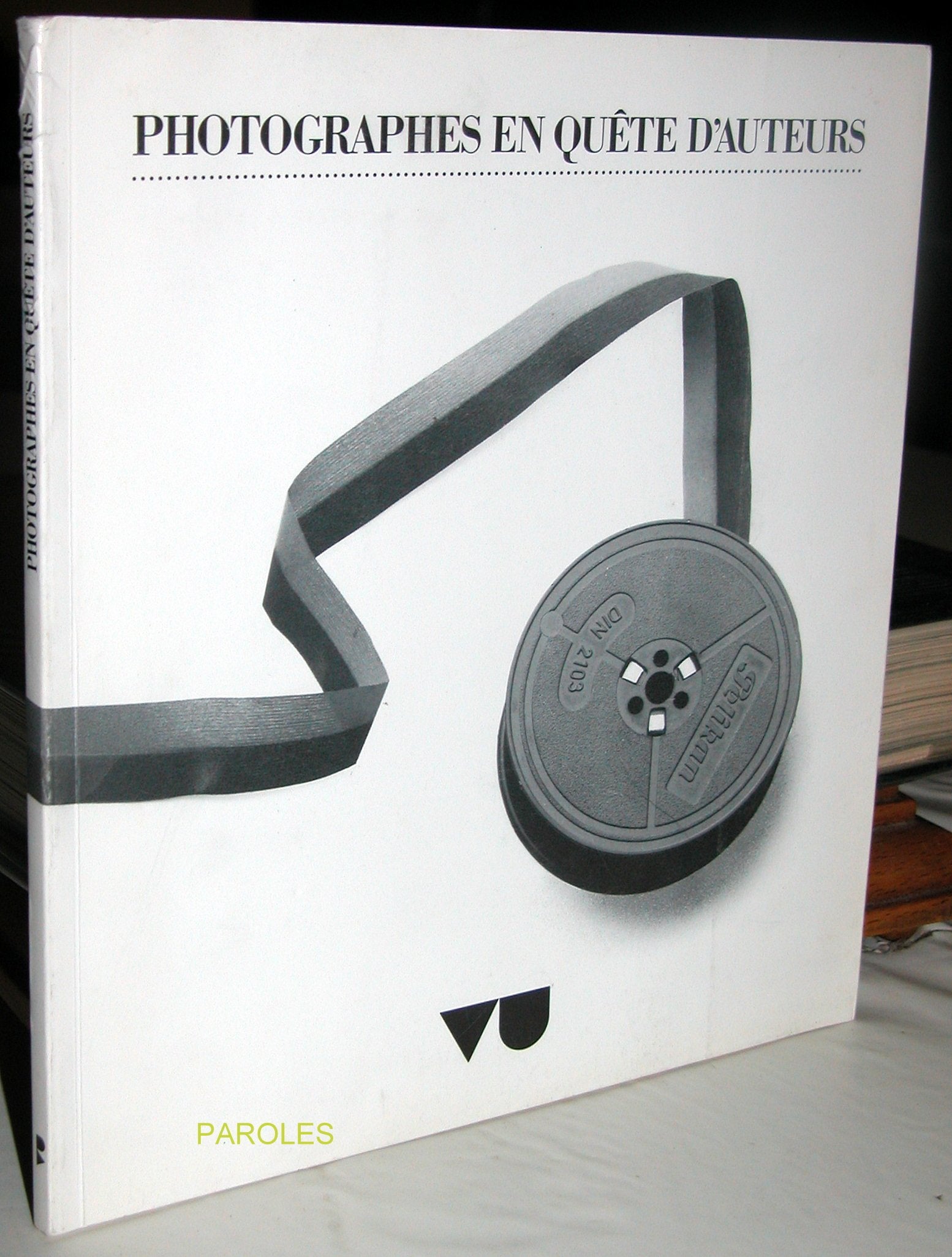 Photographies en quête d'auteurs book