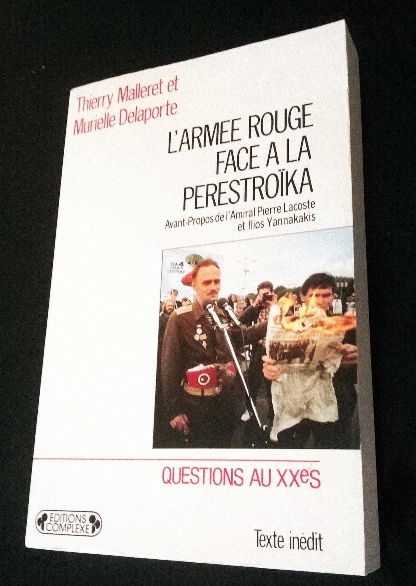 L'Armée rouge face à la Perestroïka: Le système militaire soviétique à l'heure de Gorbatchev book