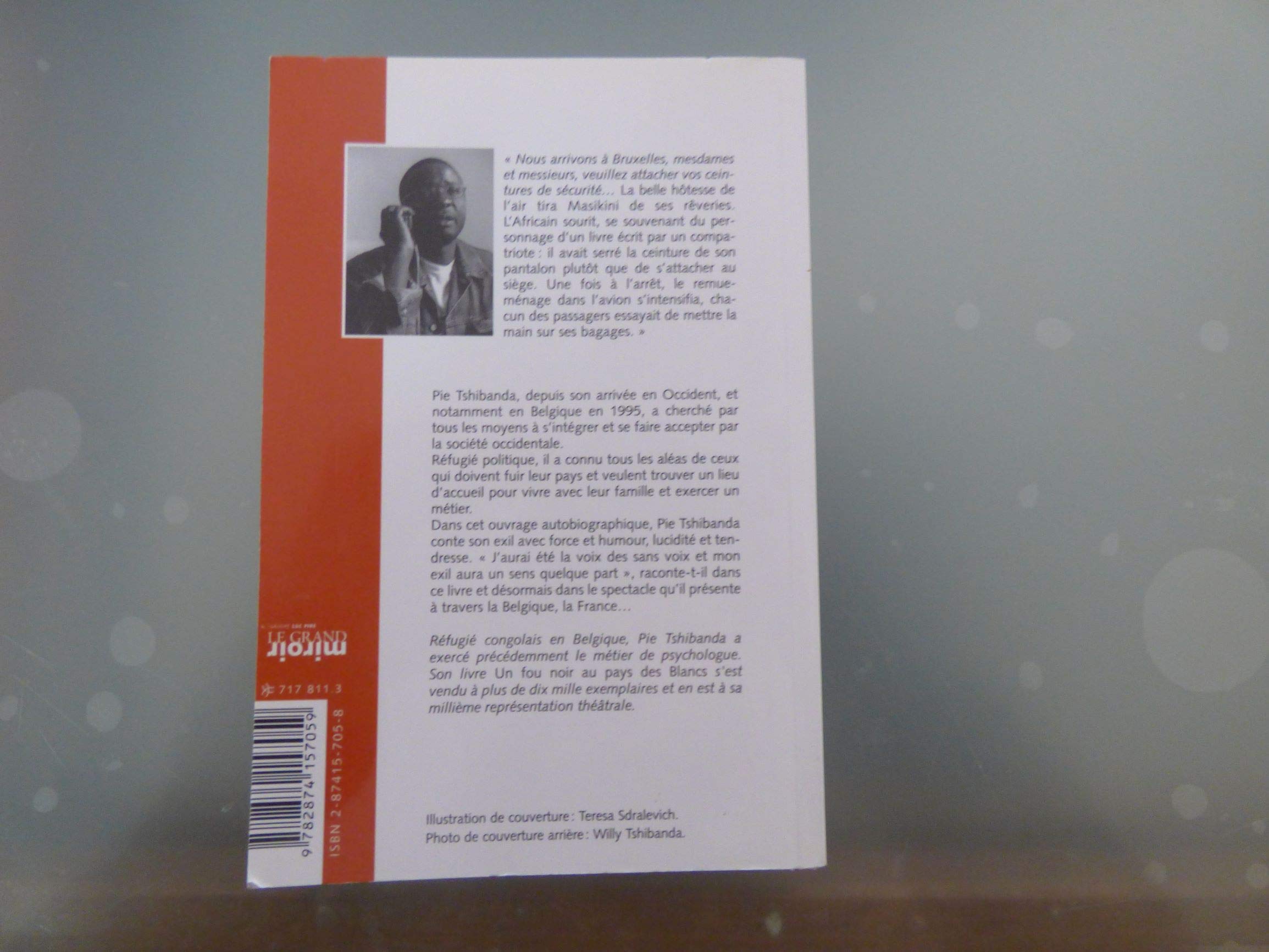 Un fou noir au pays des Blancs book