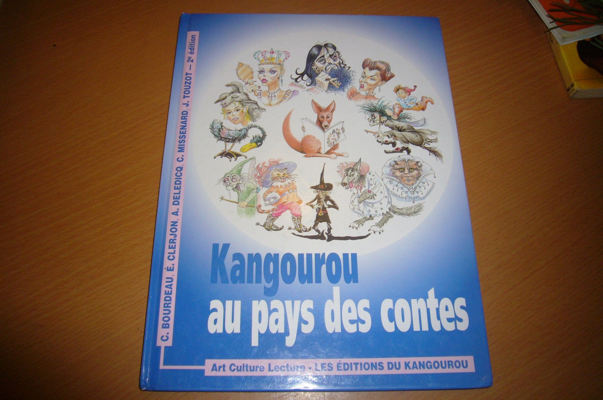 Kangourou au pays des contes Books