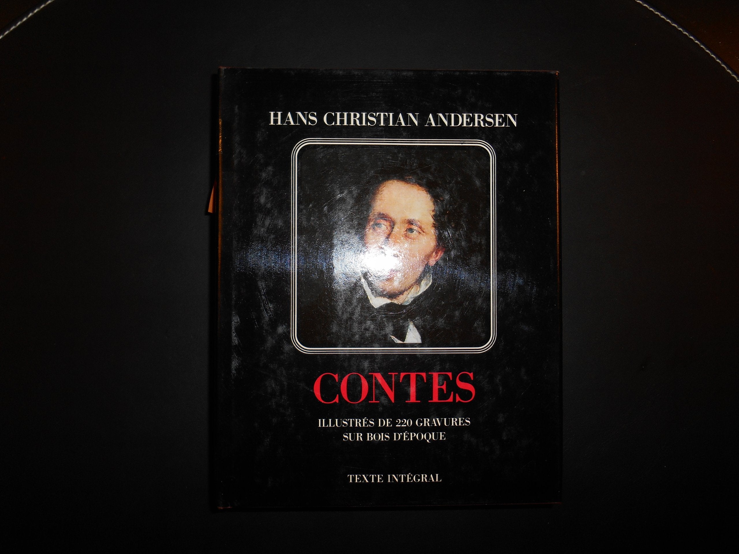 Contes - Textes intégral - Illustrés de 220 gravures sur bois d'époque book