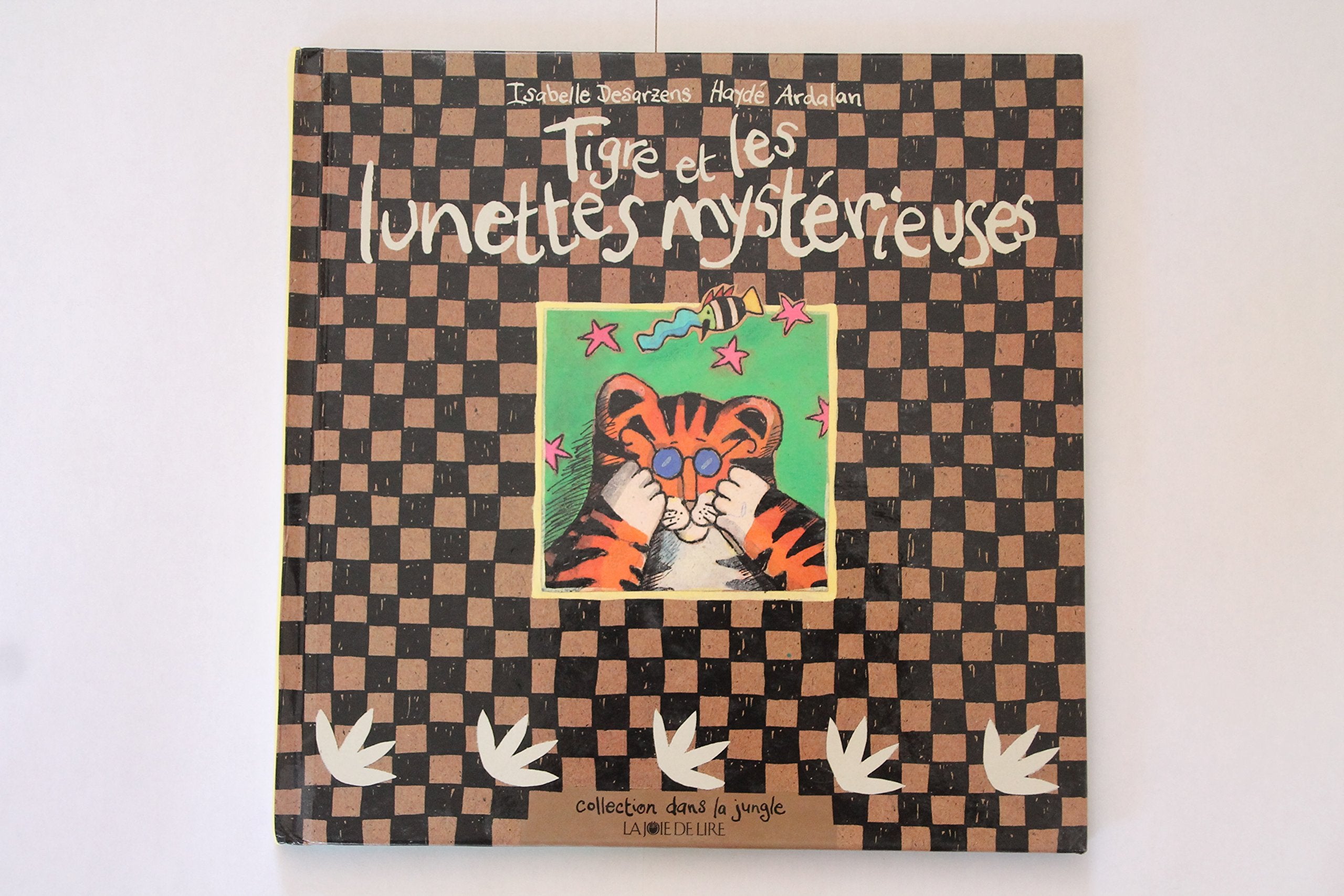 Tigre Et Les Lunettes Mysterieuses book