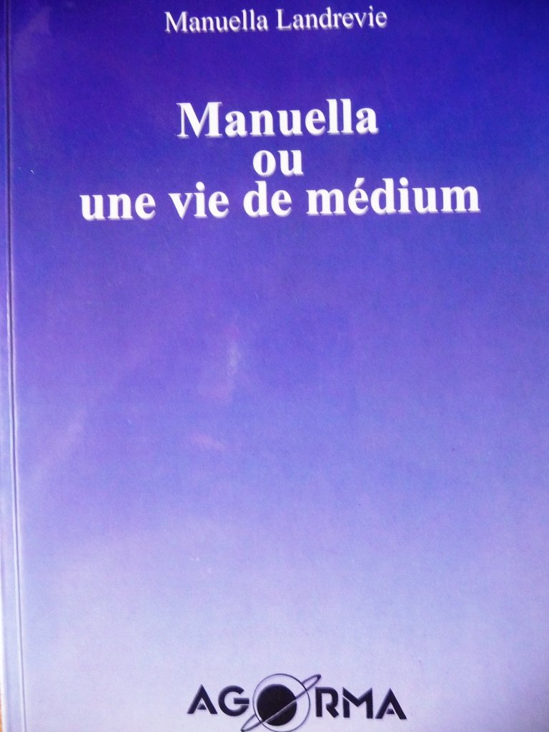 Manuella ou la vie de medium (Groupe Glenat) Books