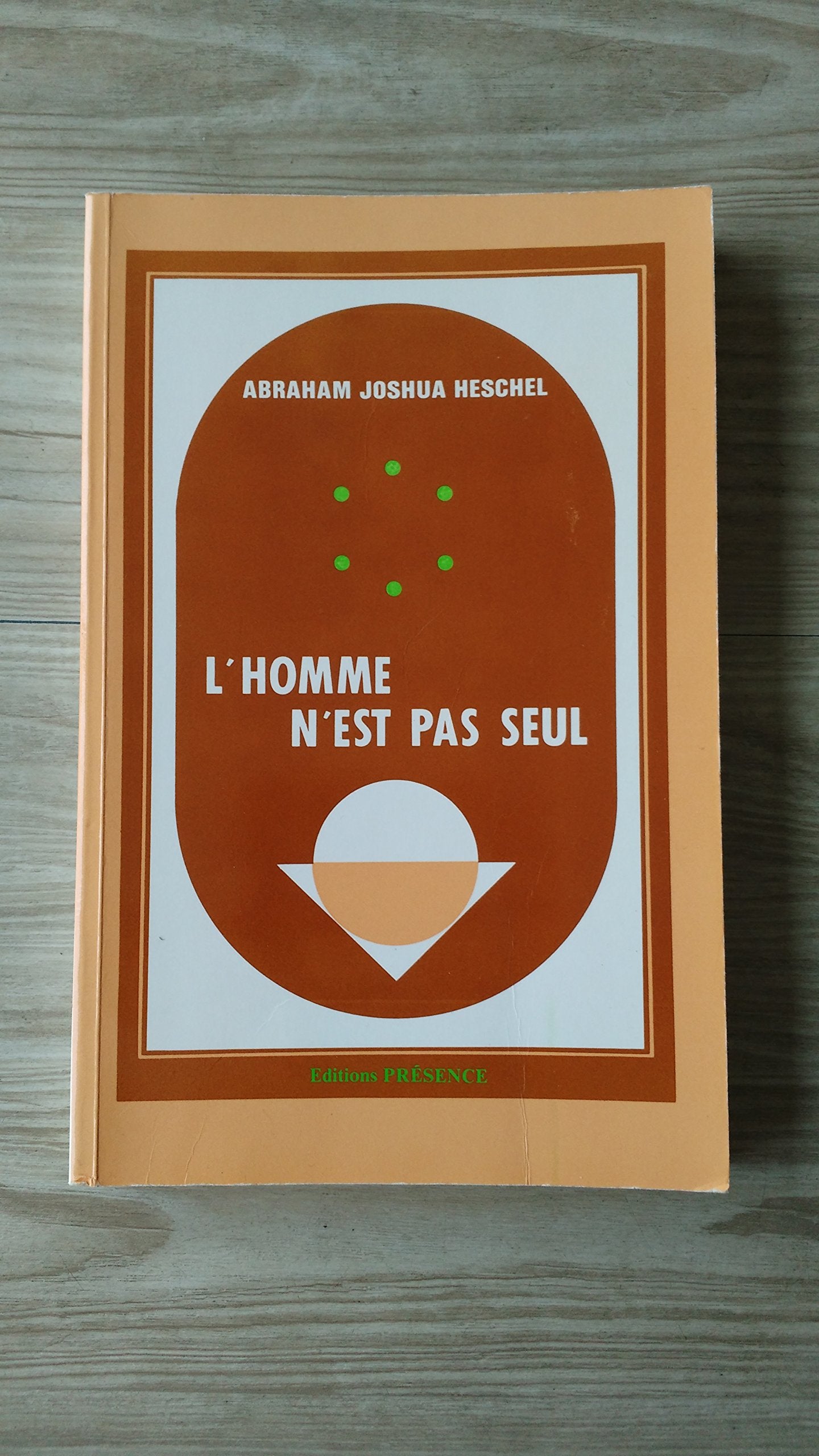 L'Homme n'est pas seul book
