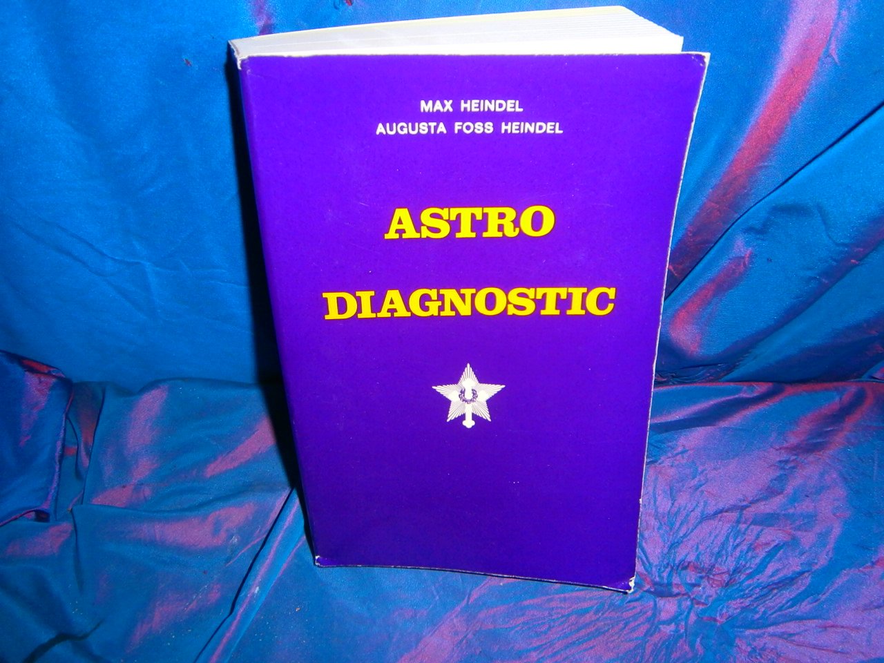 Astro diagnostic : un traité d'astro-diagnostic médical à partir de l'horoscope Books