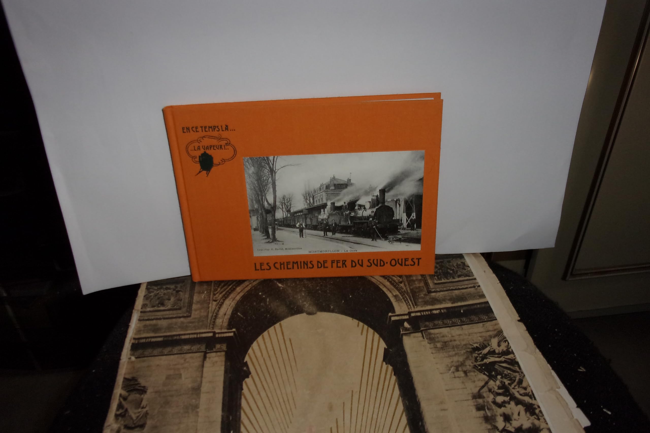 Les Chemins de fer du Sud-Ouest. Vol. 1. De Paris à Bordeaux et Massif central Books