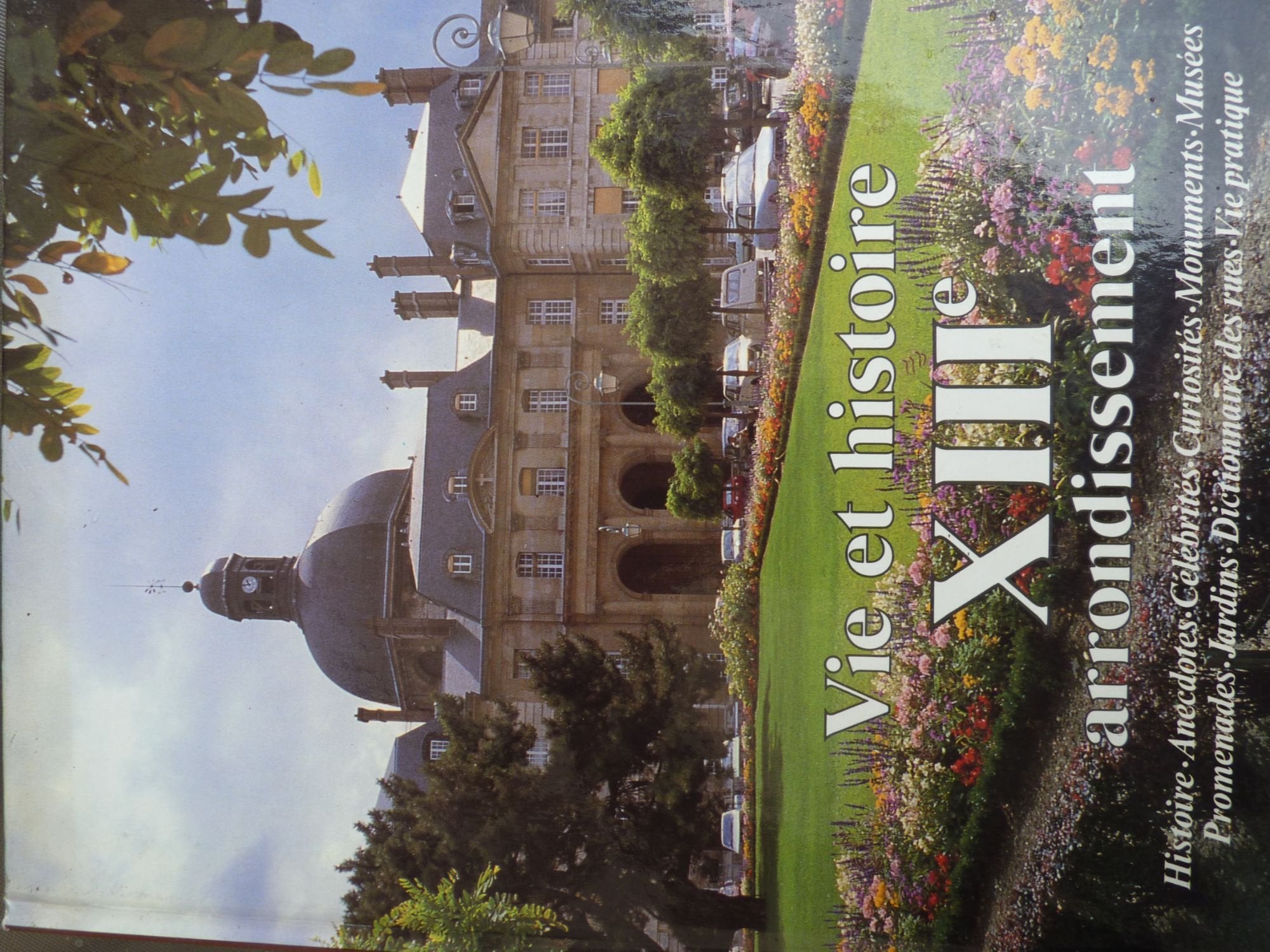 Le Nouveau Paris : Histoire de ses 20 arrondissements book