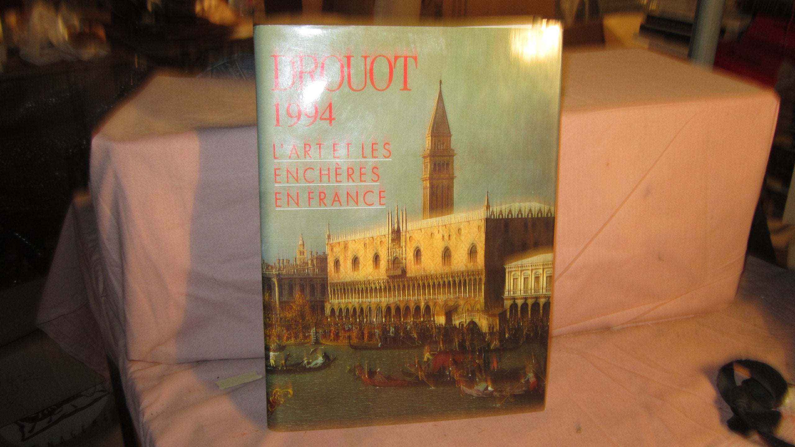 Drouot 1994: L'art et les enchères en France Books