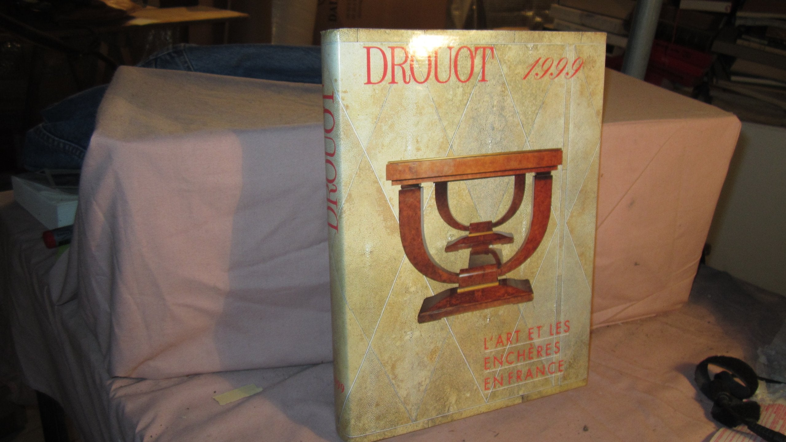 Drouot 1999 - L 'art et les enchères en France book