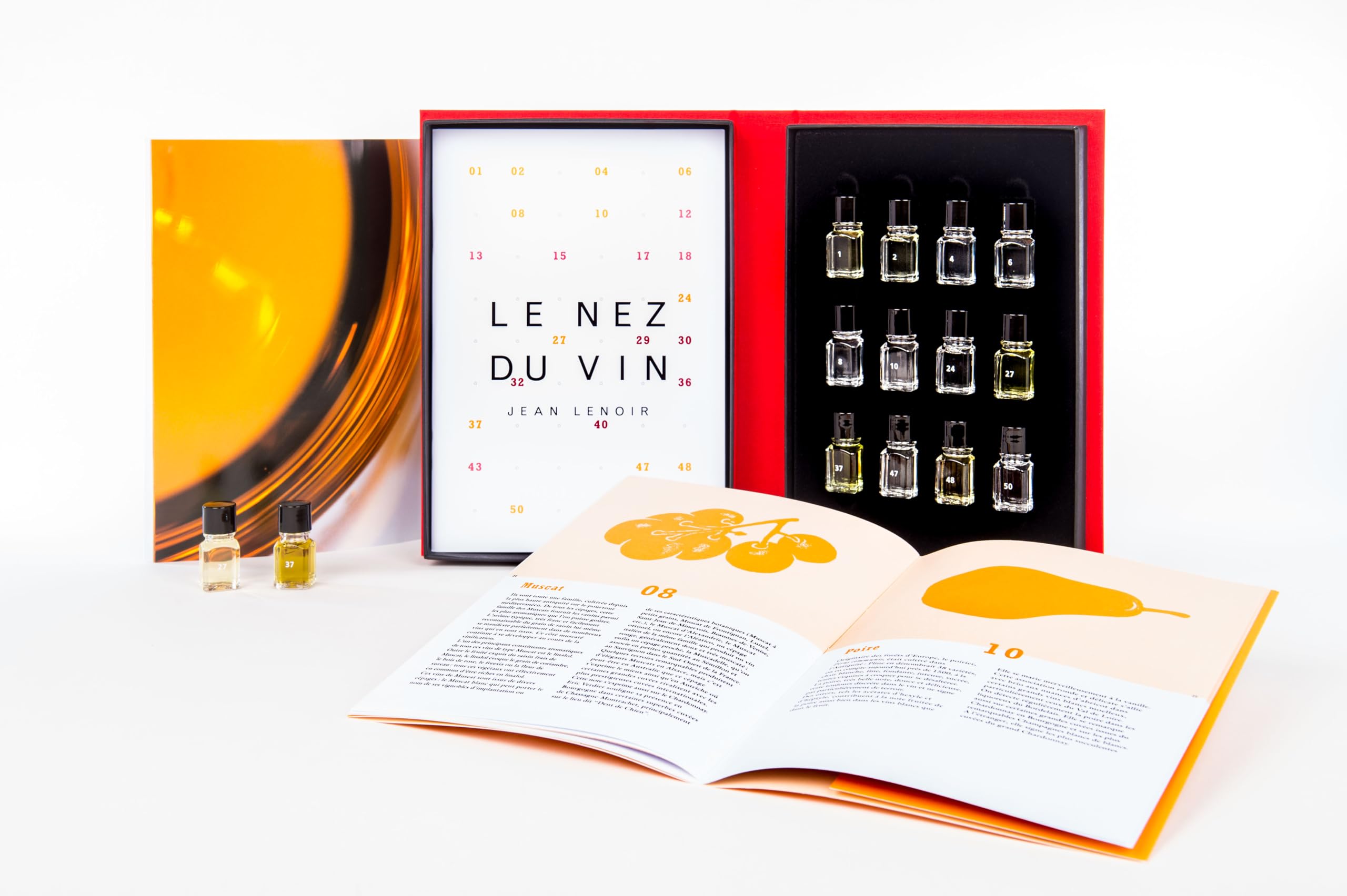 Le Nez du Vin : Les Vins Blancs et le Champagne, 12 arômes (en français) (coffret toile) book