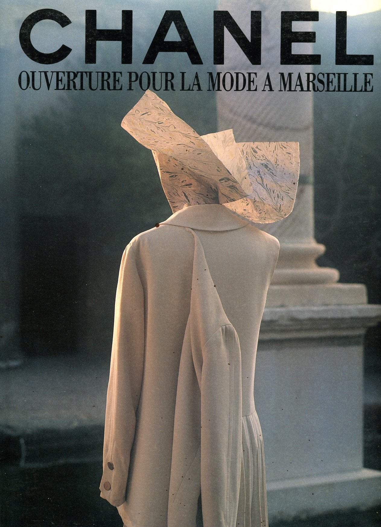 Chanel / ouverture pour la mode a marseille / photographies, karl lagerfeld et keiichi tahara / chat Books