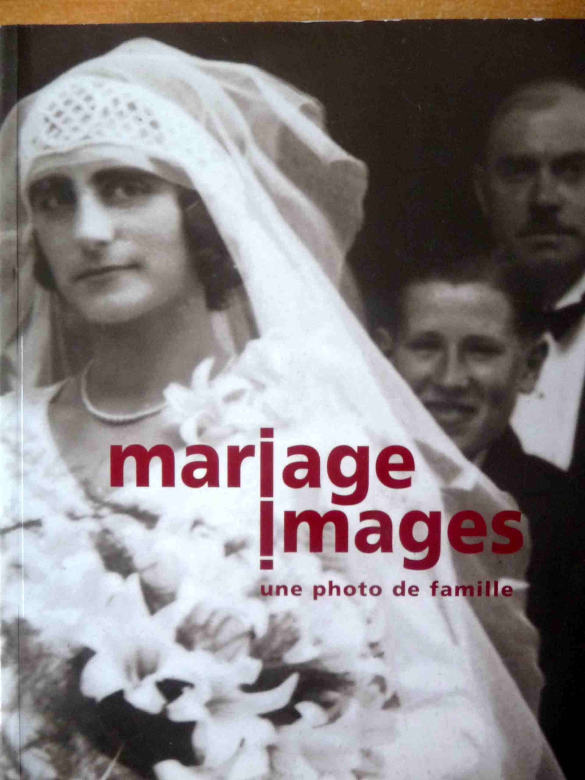Mariage, images : Une photo de famille book