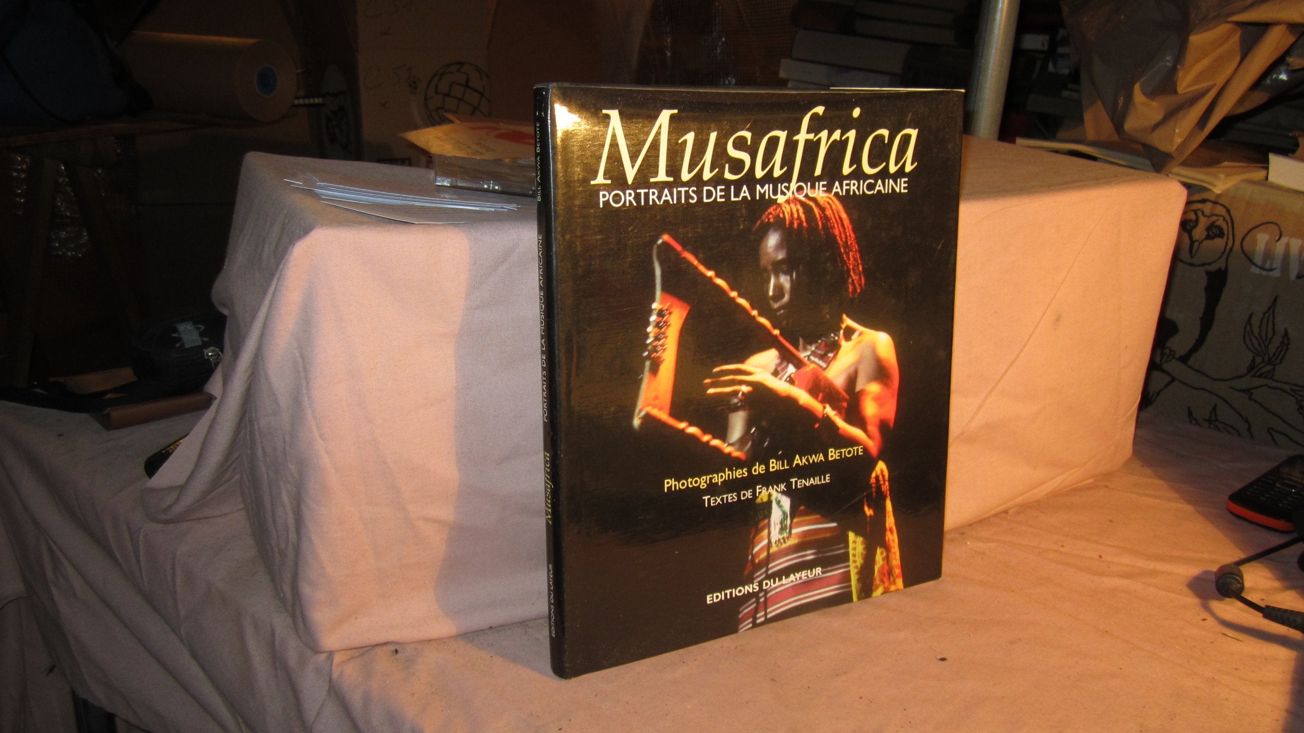 Musafrica : portrait de la musique africaine book