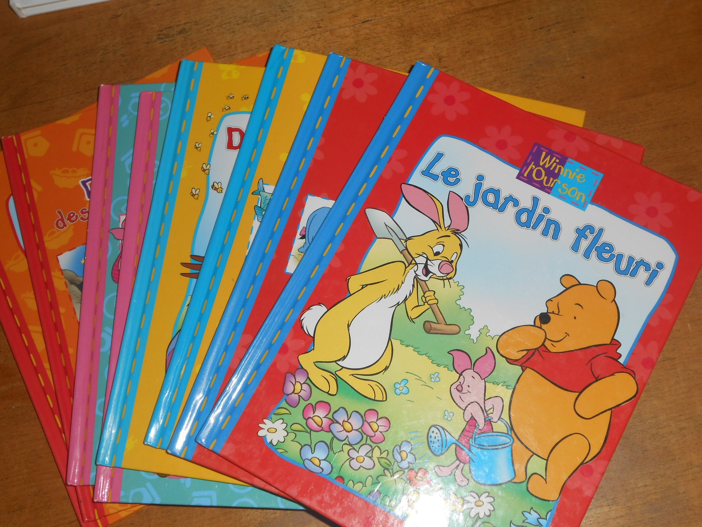 À la découverte des fleurs (Winnie l'Ourson) Books