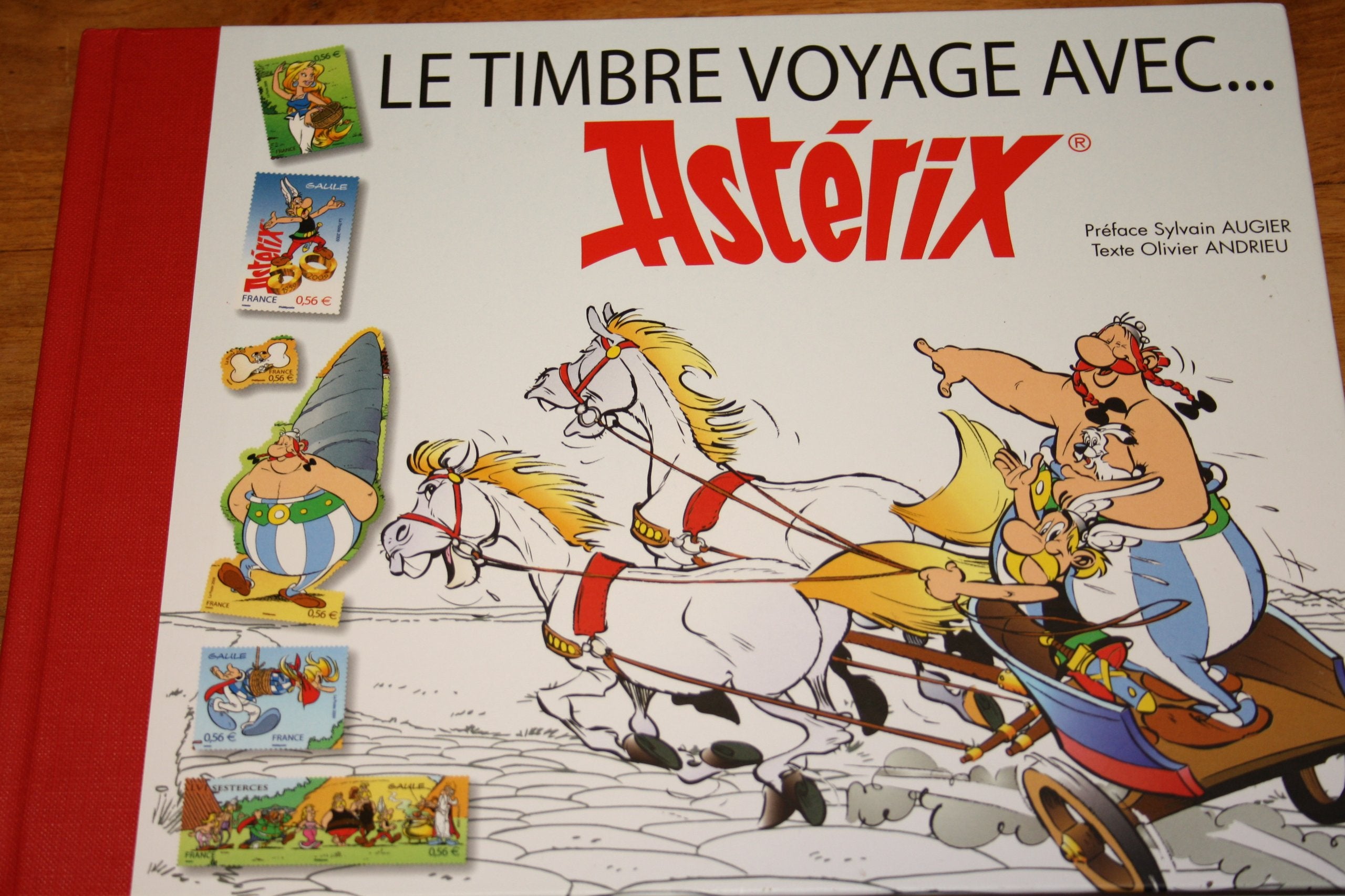LE TIMBRE VOYAGE AVEC ASTERIX book