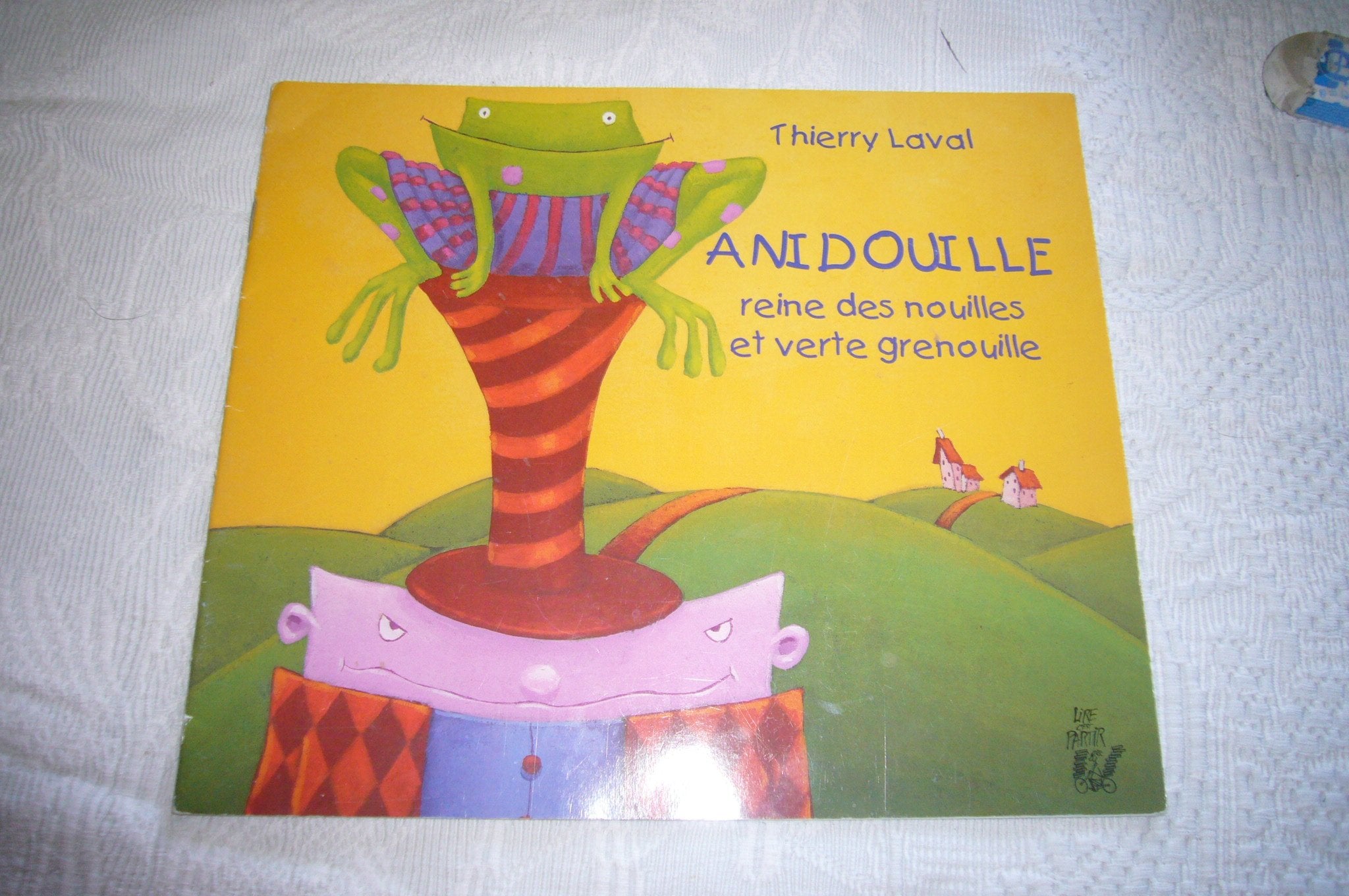 Anidouille, reine des nouilles et verte grenouille book