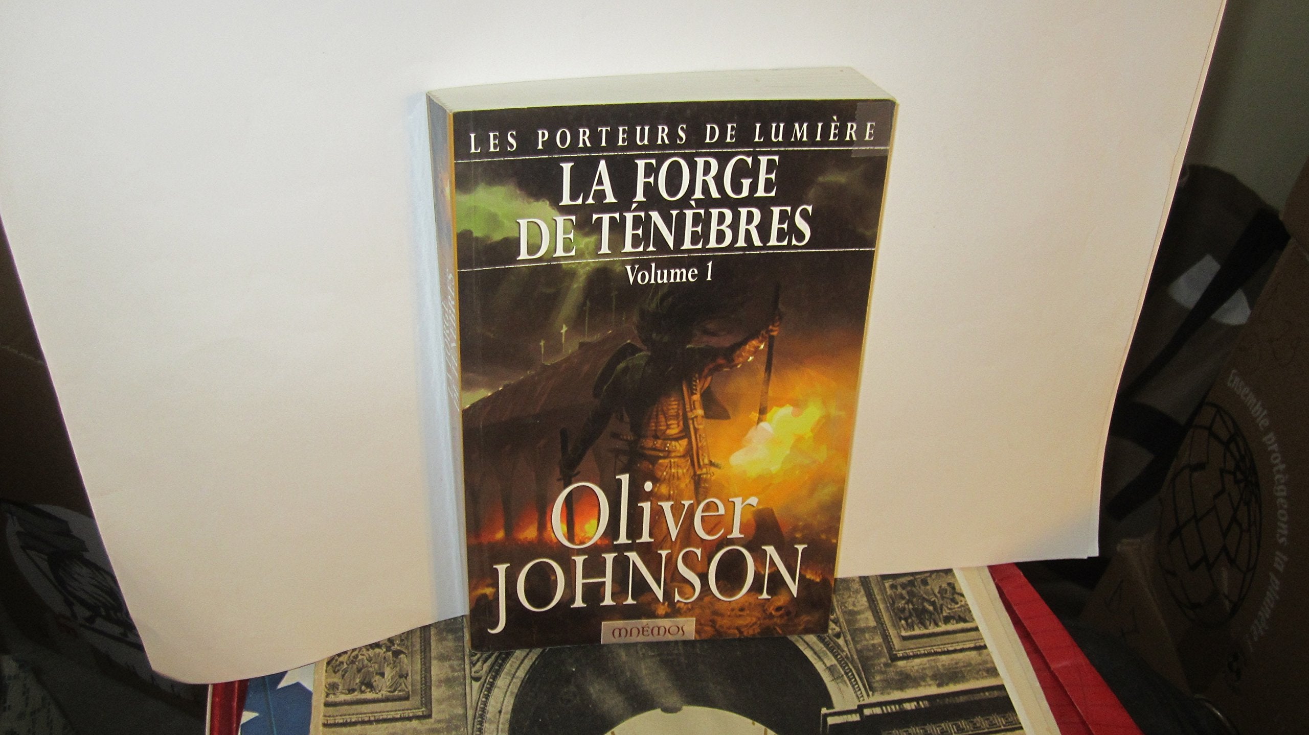 Cycle des porteurs de lumière 1 - Forge des ténèbres 1 book