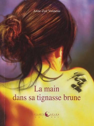 La main dans sa tignasse brune Books