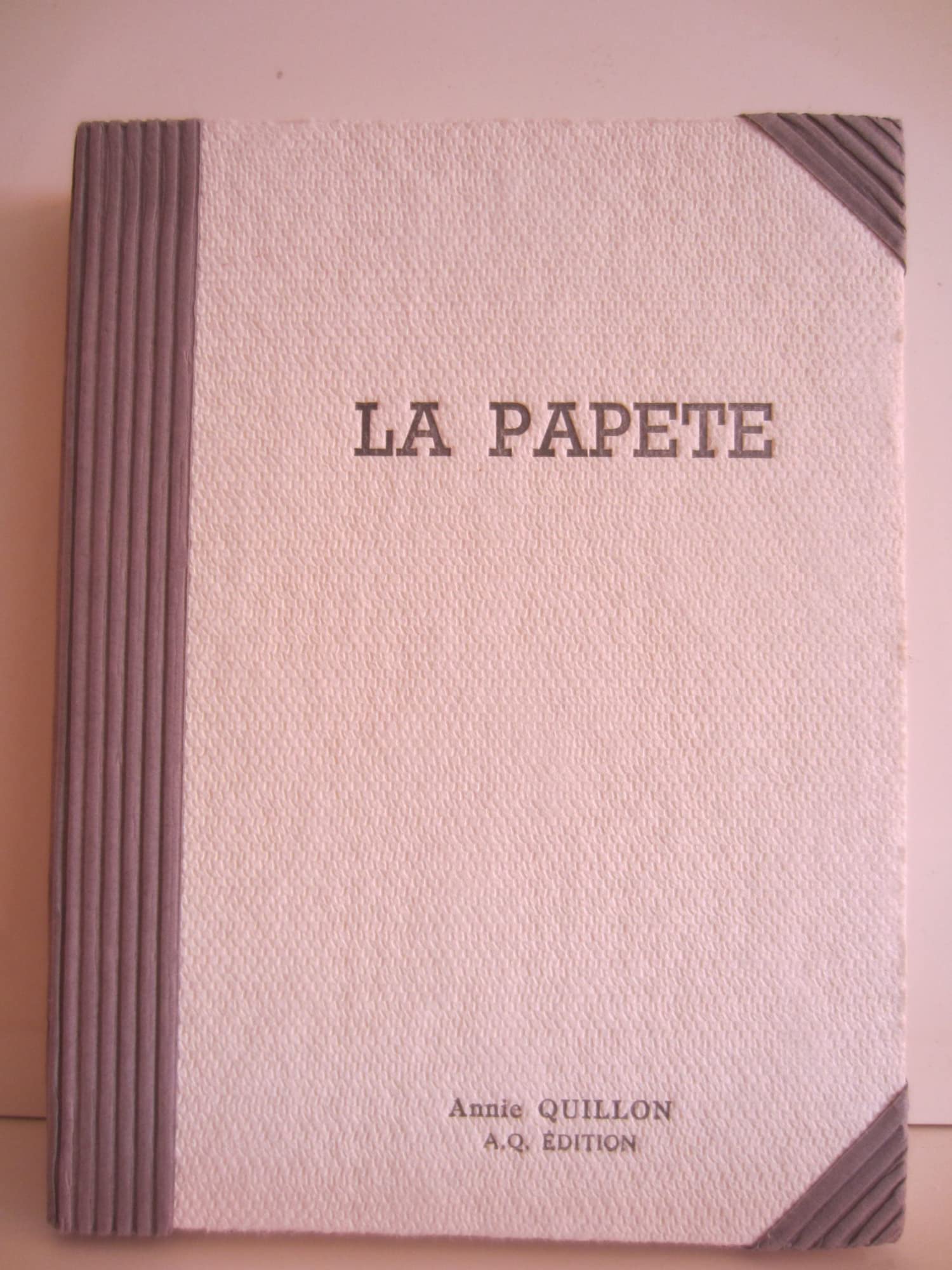 La papete ou Les fumées totémiques book