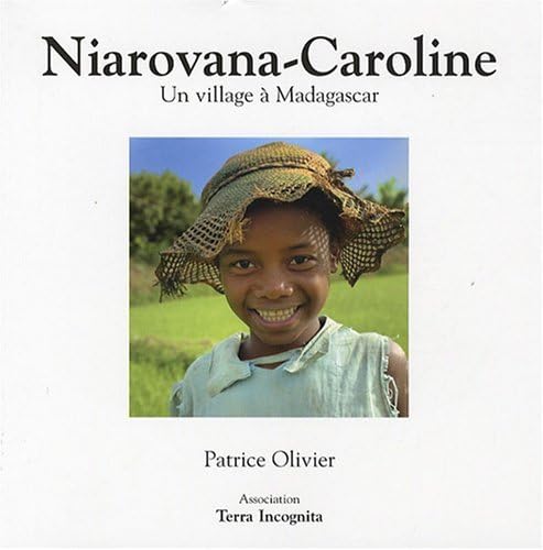 Niarovana-Caroline : Un village à Madagascar book