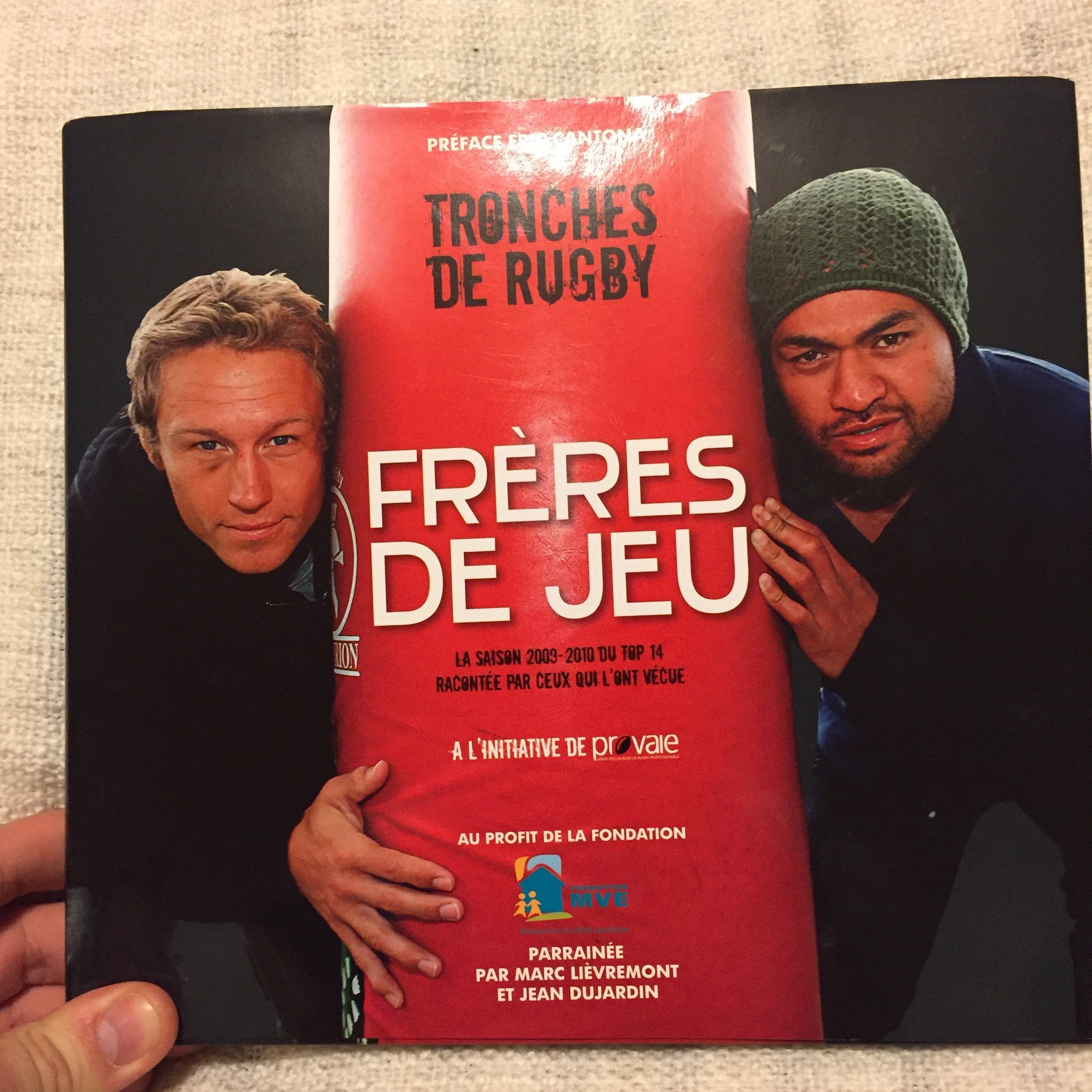 Freres de jeu; la saison 2009-2010 du Top 14 racontee par ceux qui l'ont vecue book