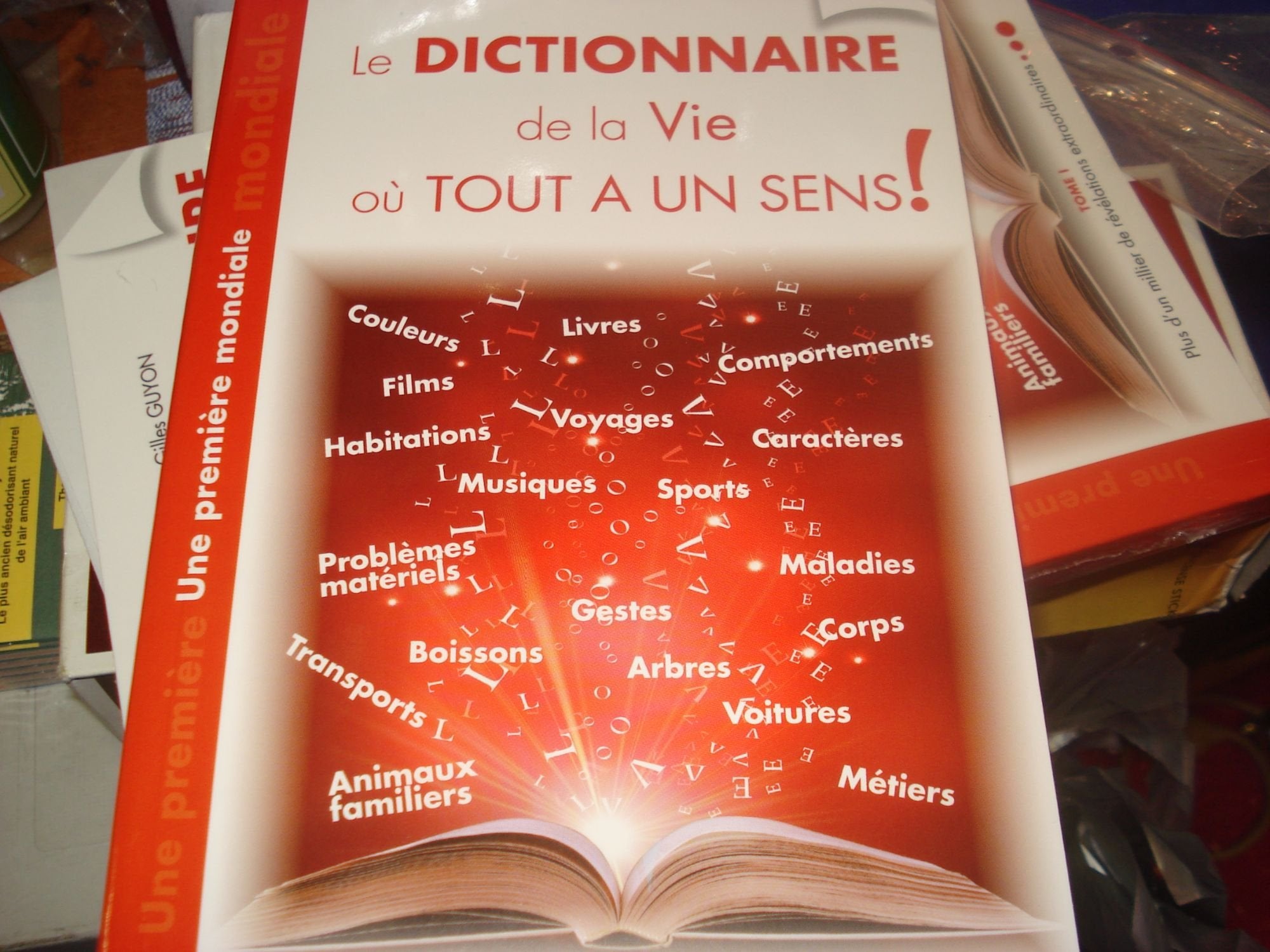 LE LIVRE DE LA VIE OU TOUT A UN SENS - TOME 1 book